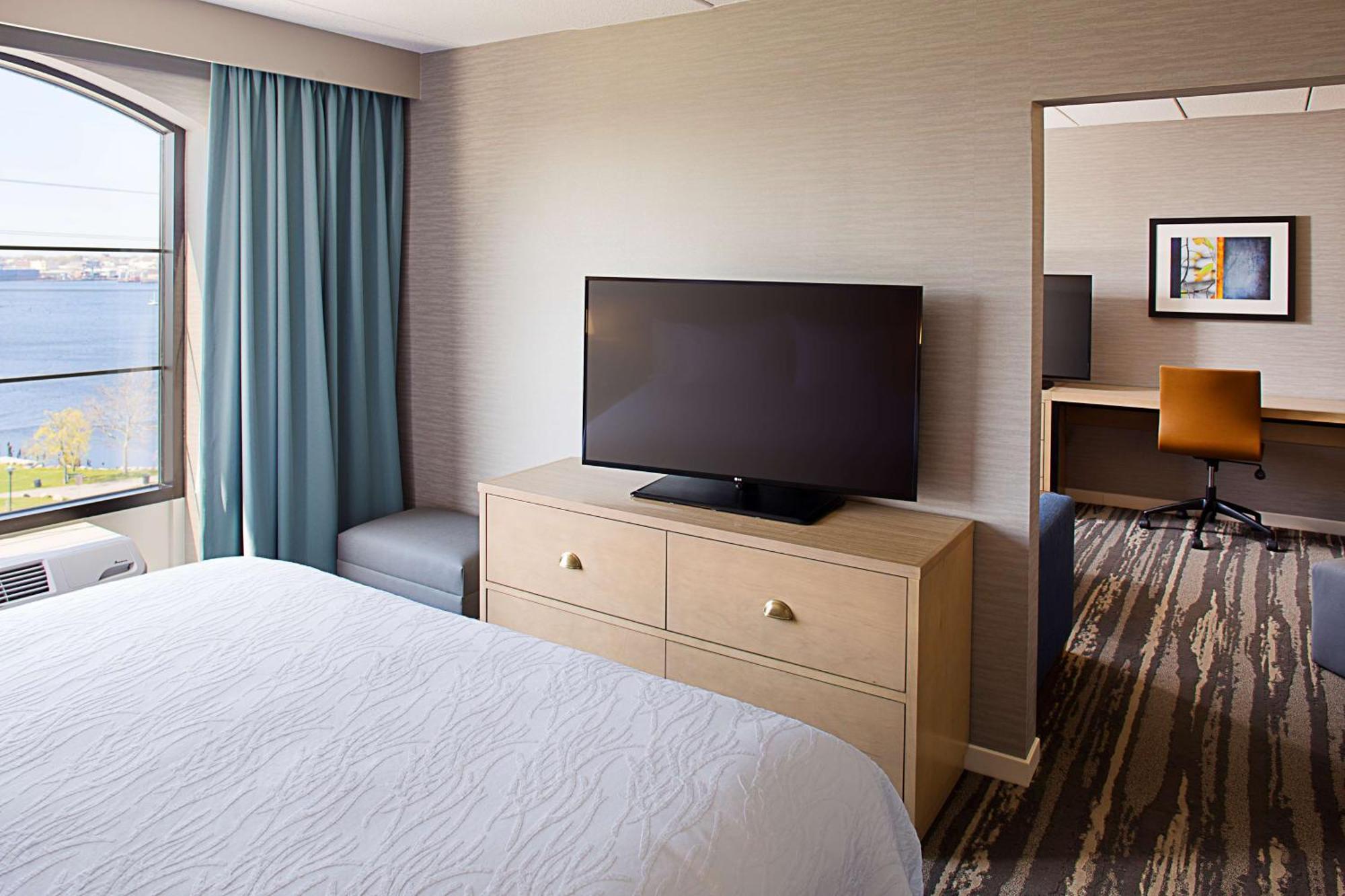 One-Bedroom King Suite Harbour View