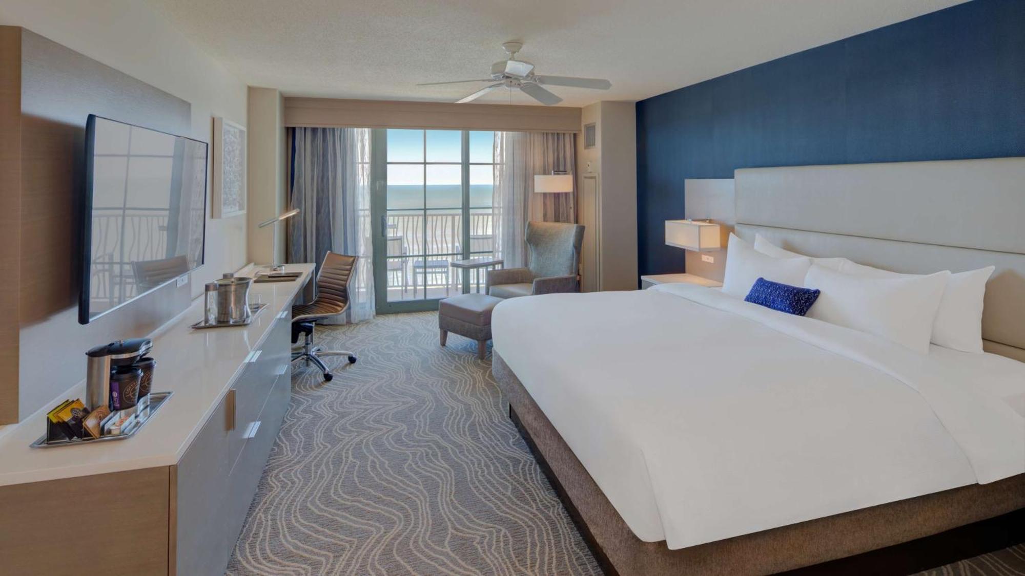 King Room with Beachfront View and Balcony