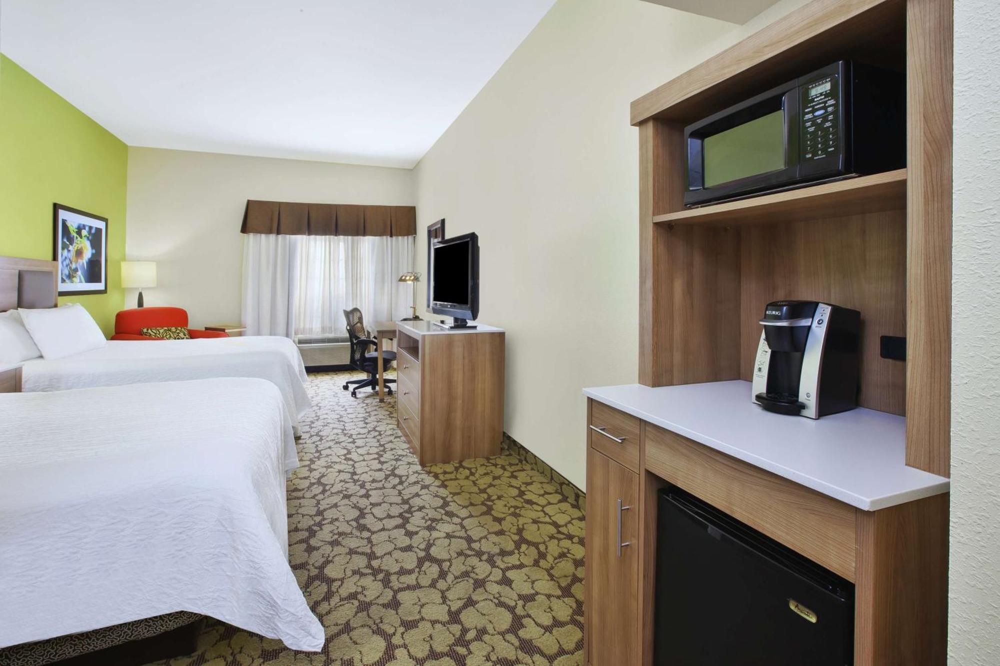 Deluxe Queen Room Two Queen Beds Lake View