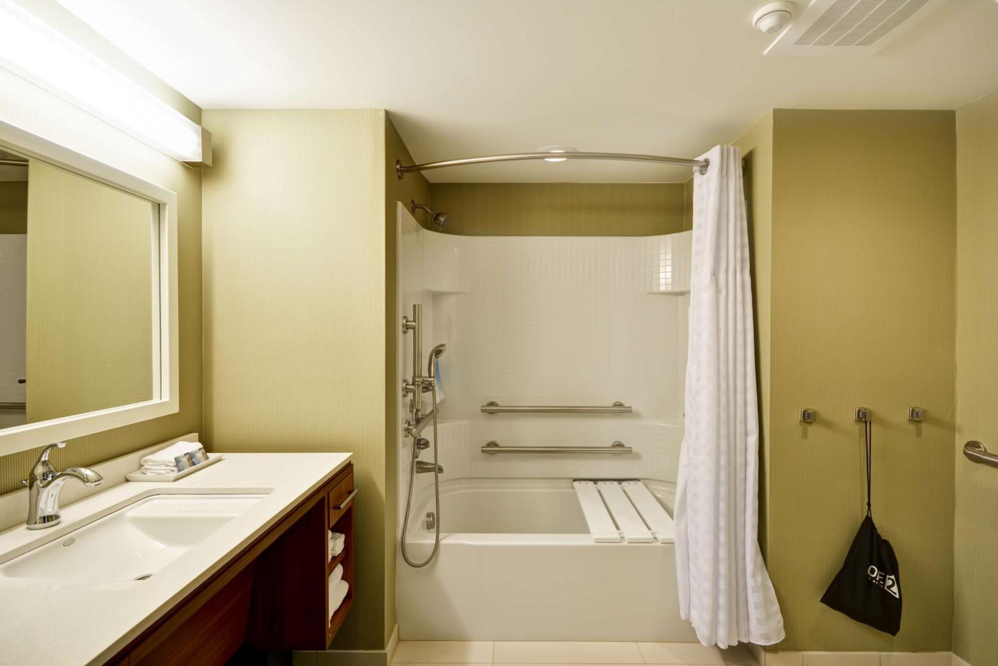Queen Studio Two Queen Beds Mobility Access or Non-Smoking