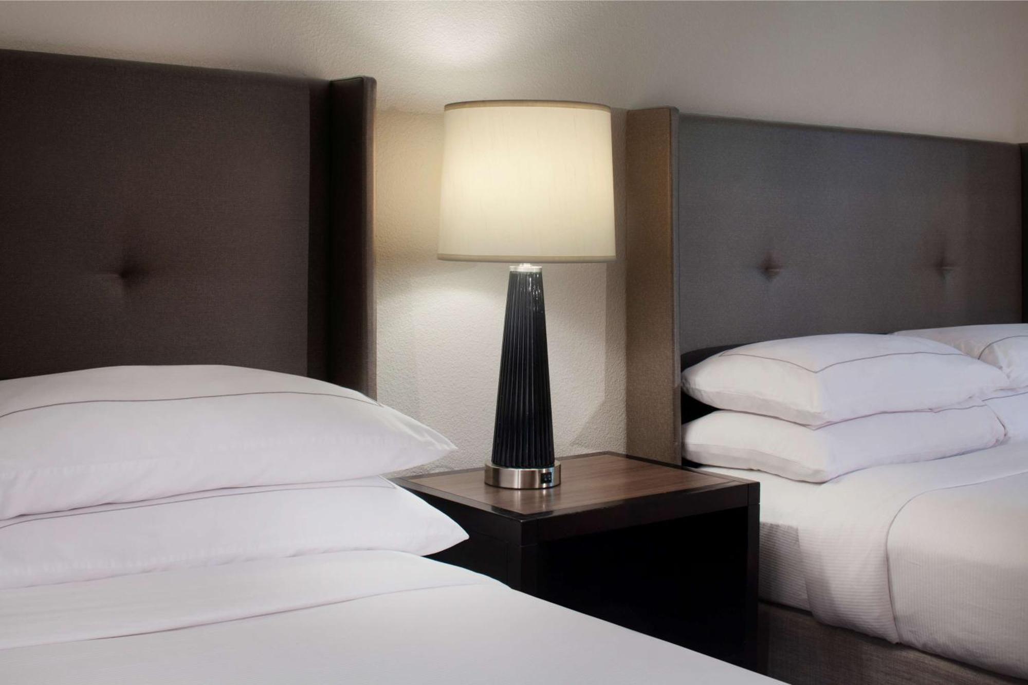 Queen Room Two Queen Beds Hearing Access