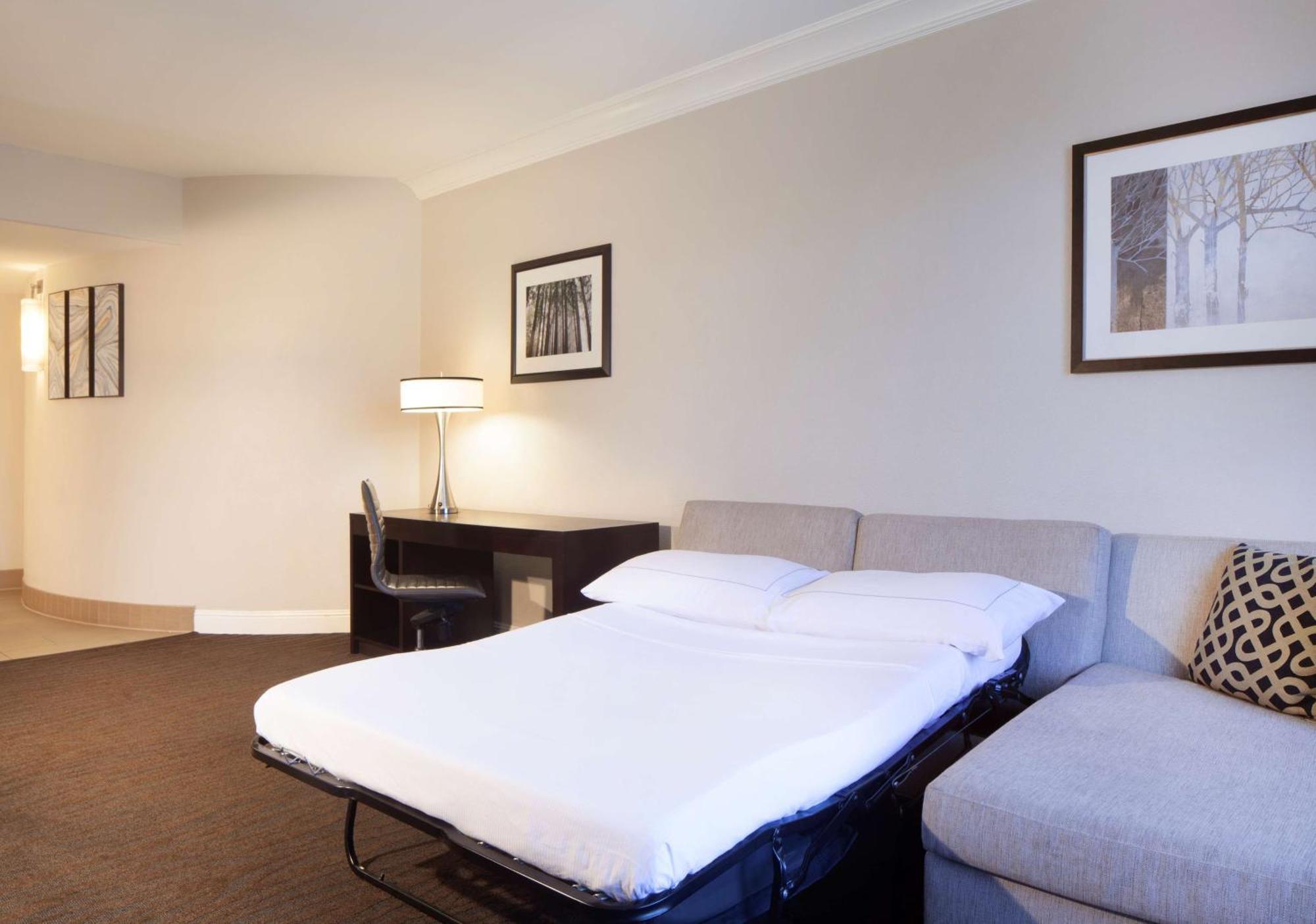 One-Bedroom King Suite Sofa Bed