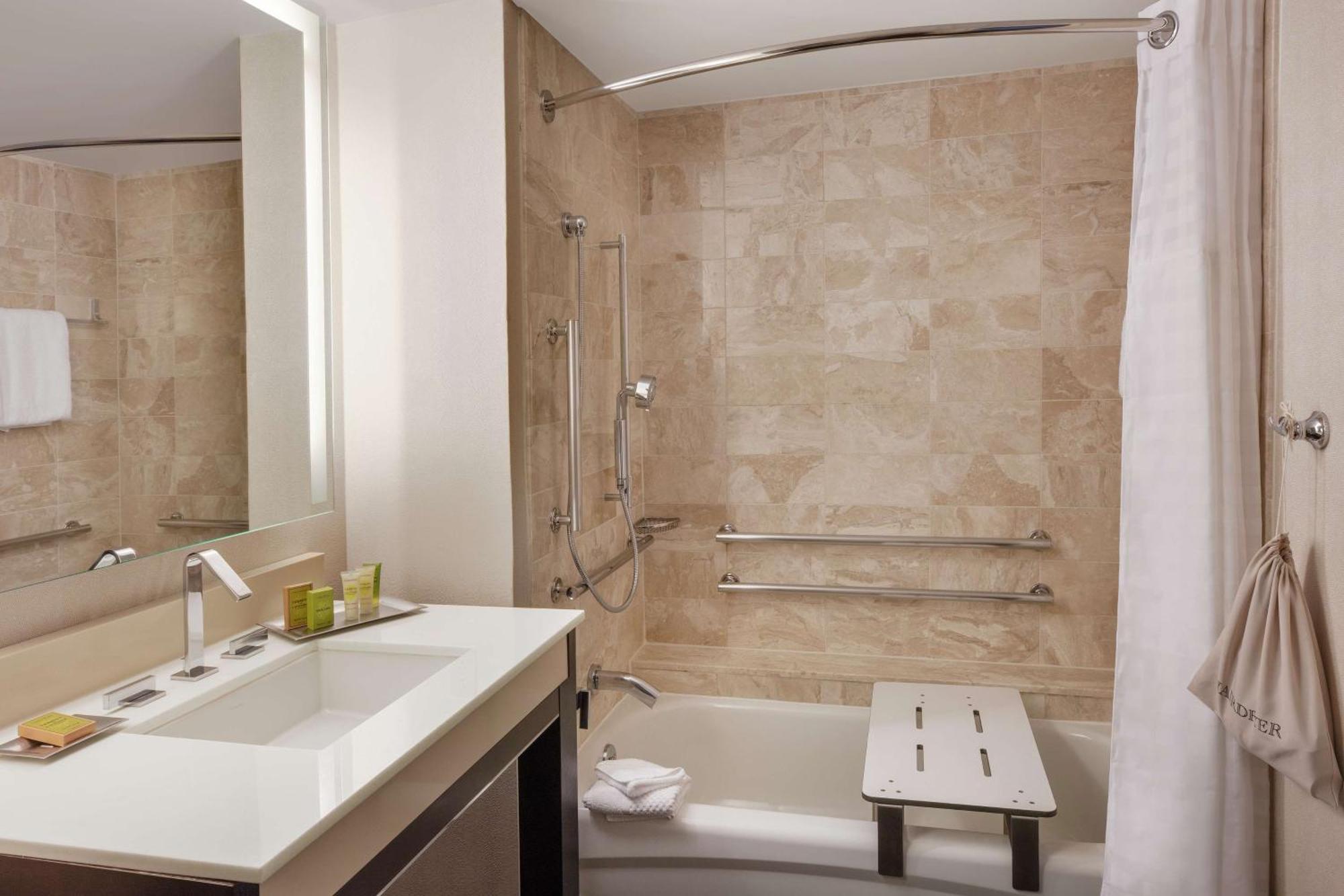 King Room Mobility or Hearing Accessible