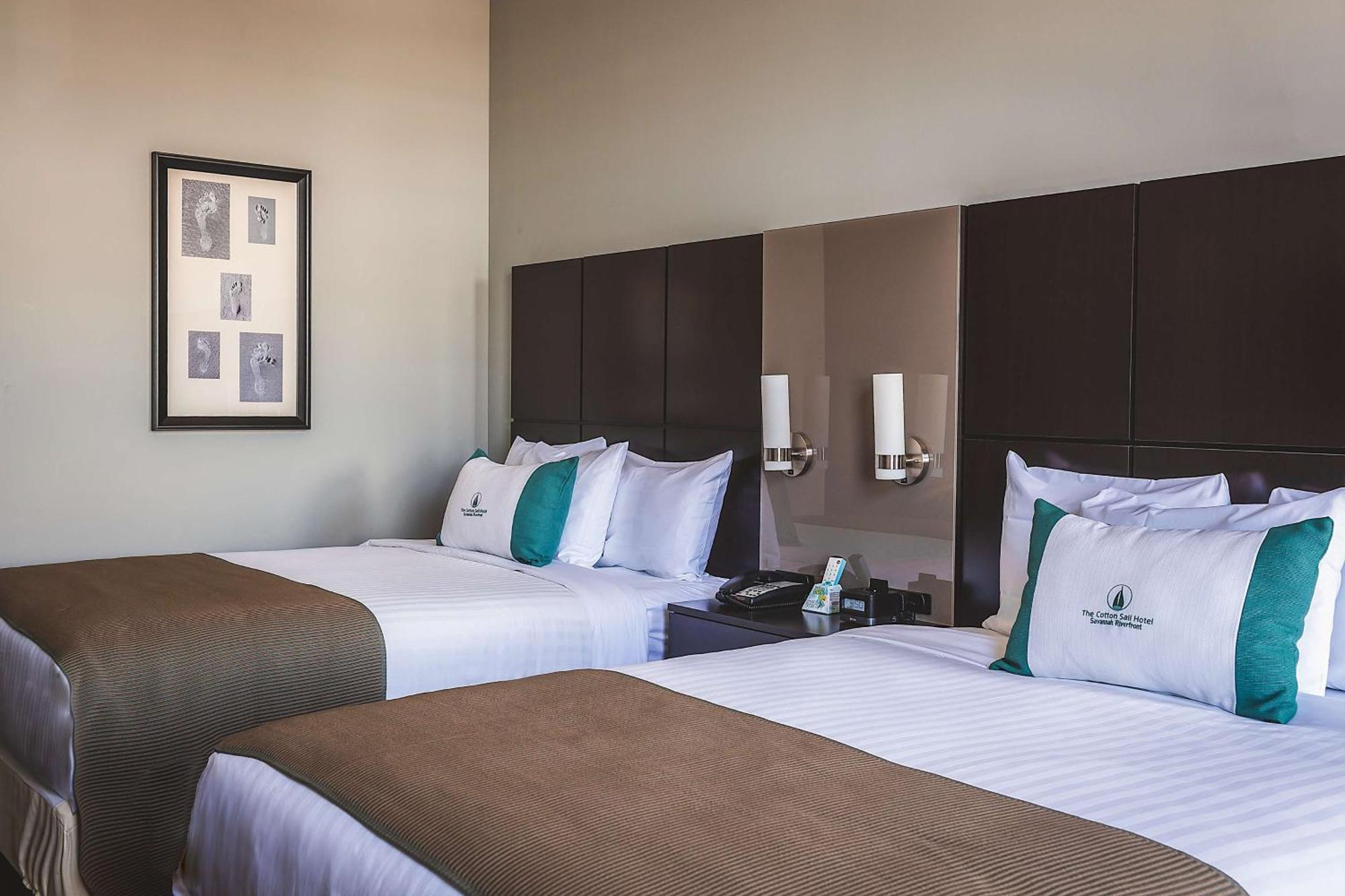 Queen Room Two Queen Beds City View