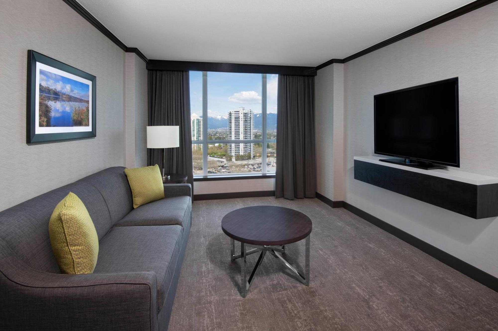 One-Bedroom King Suite