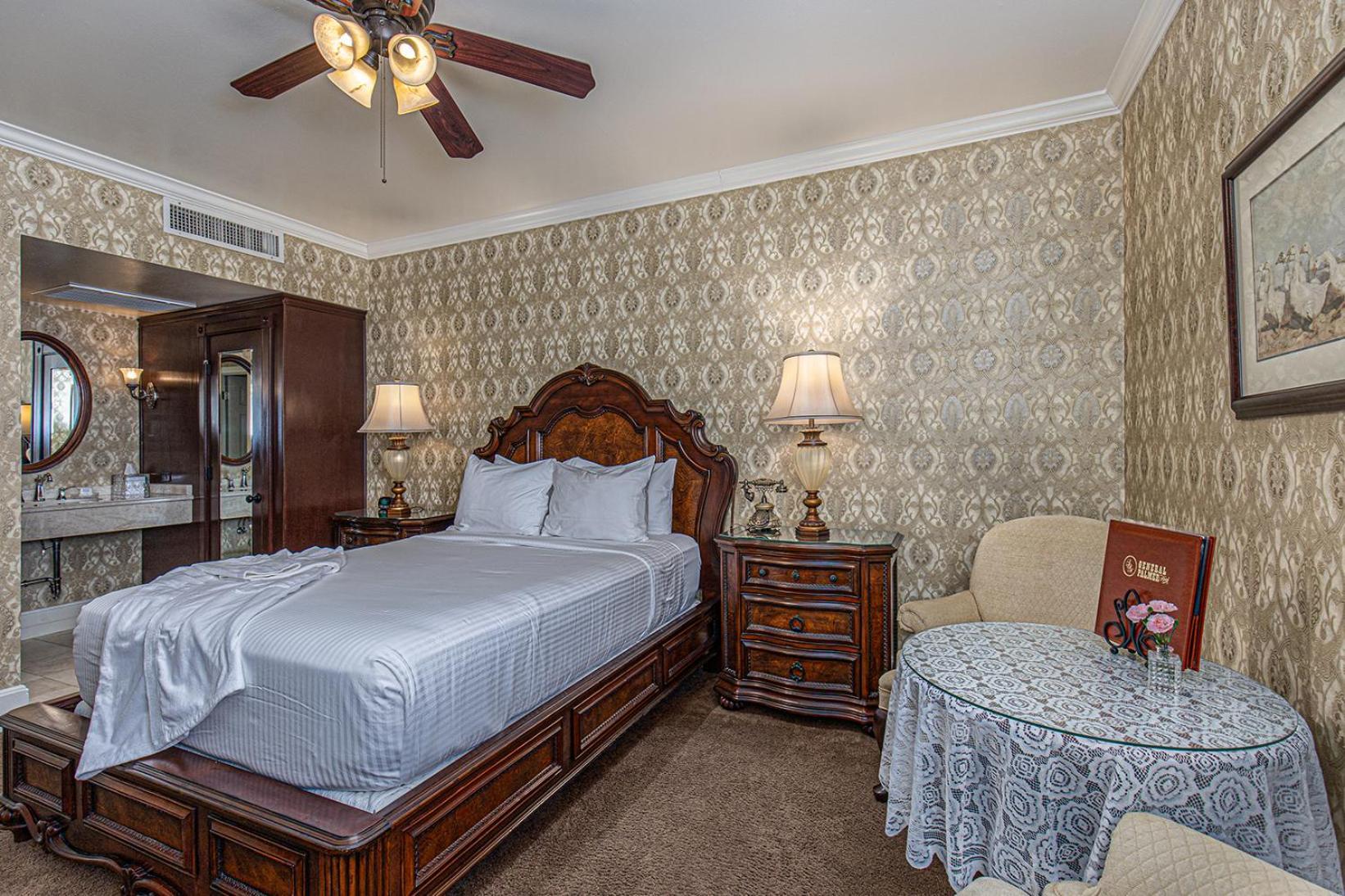 Standard Queen Room