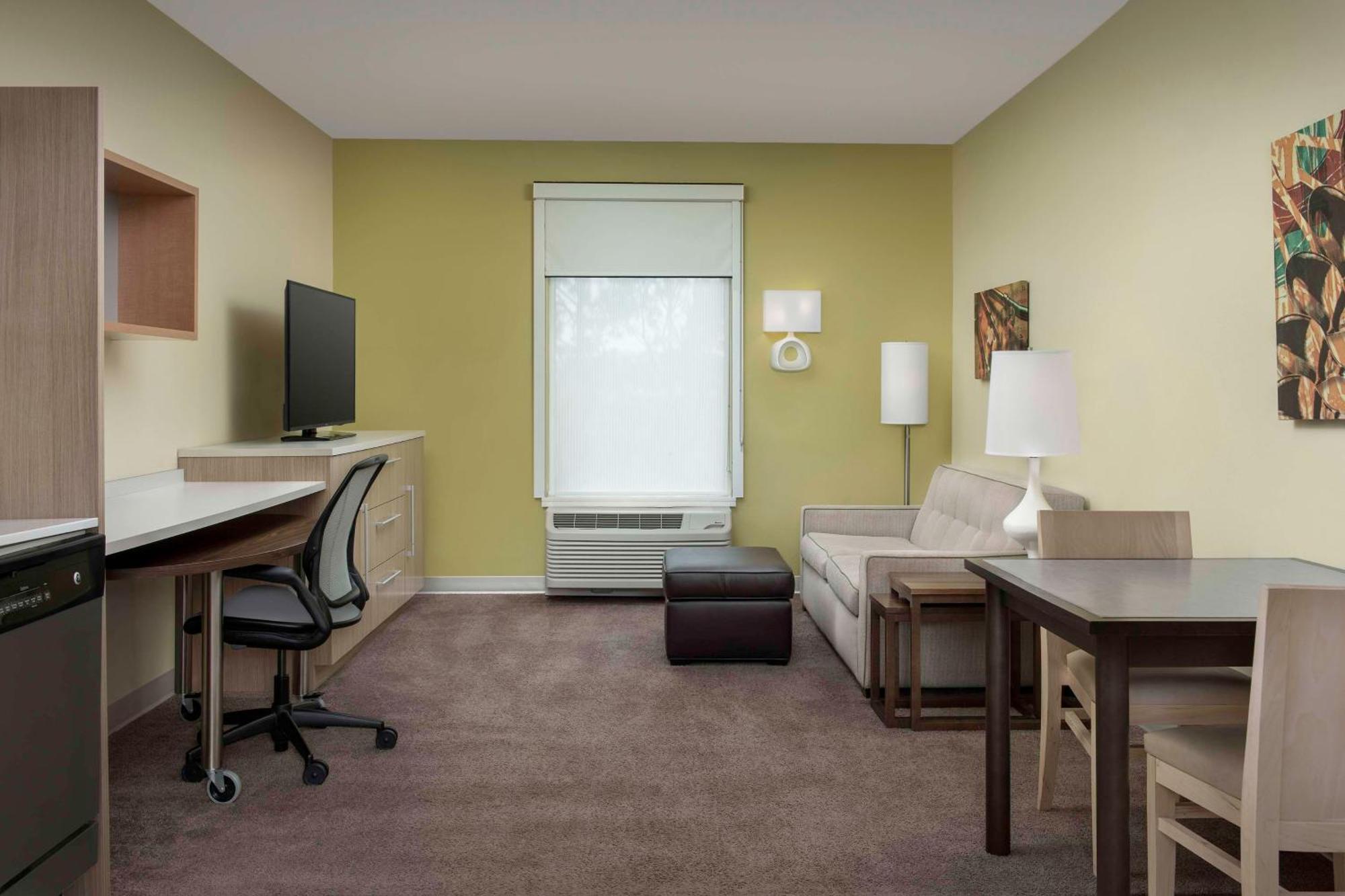 One-Bedroom King Suite Non-Smoking