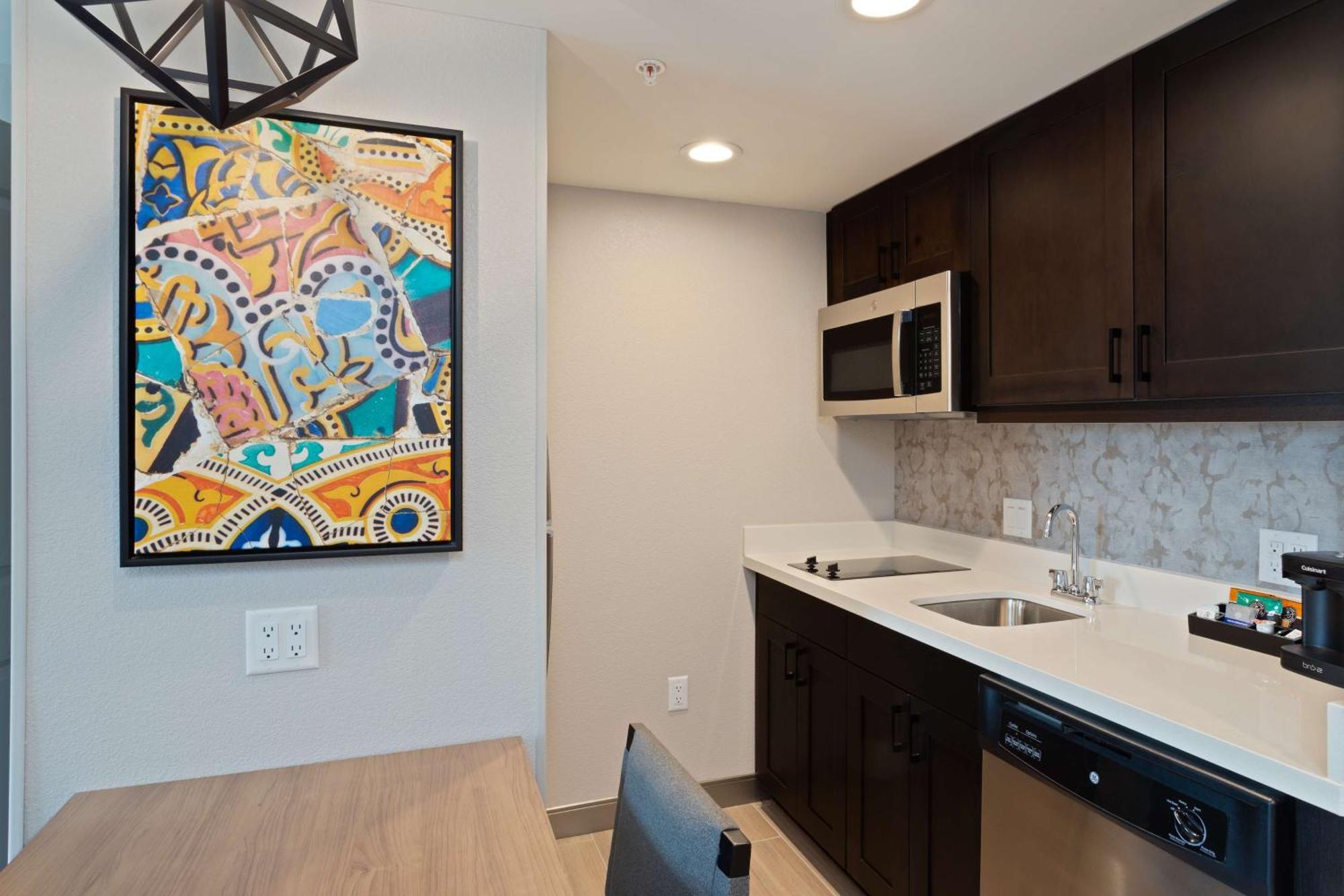 One-Bedroom King Suite