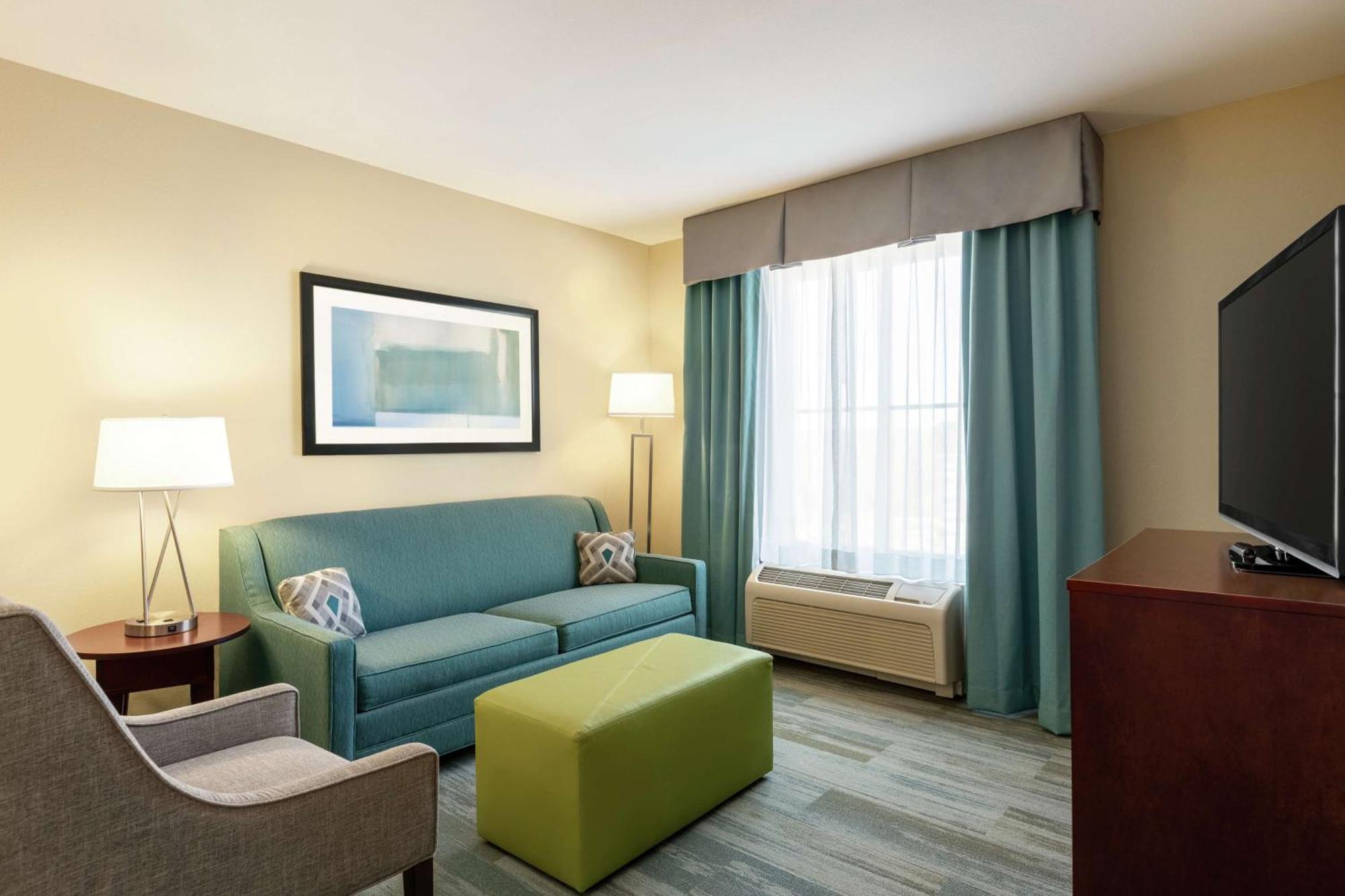 One-Bedroom King Suite - Non-Smoking