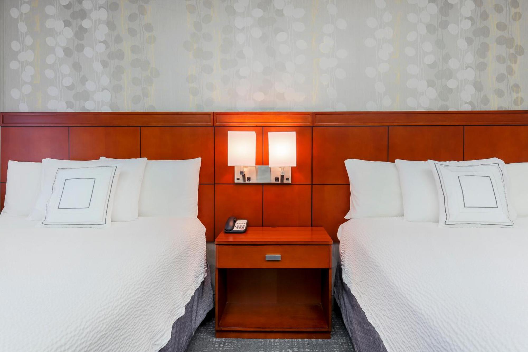 Queen Room Two Queen Beds Hearing Accessible