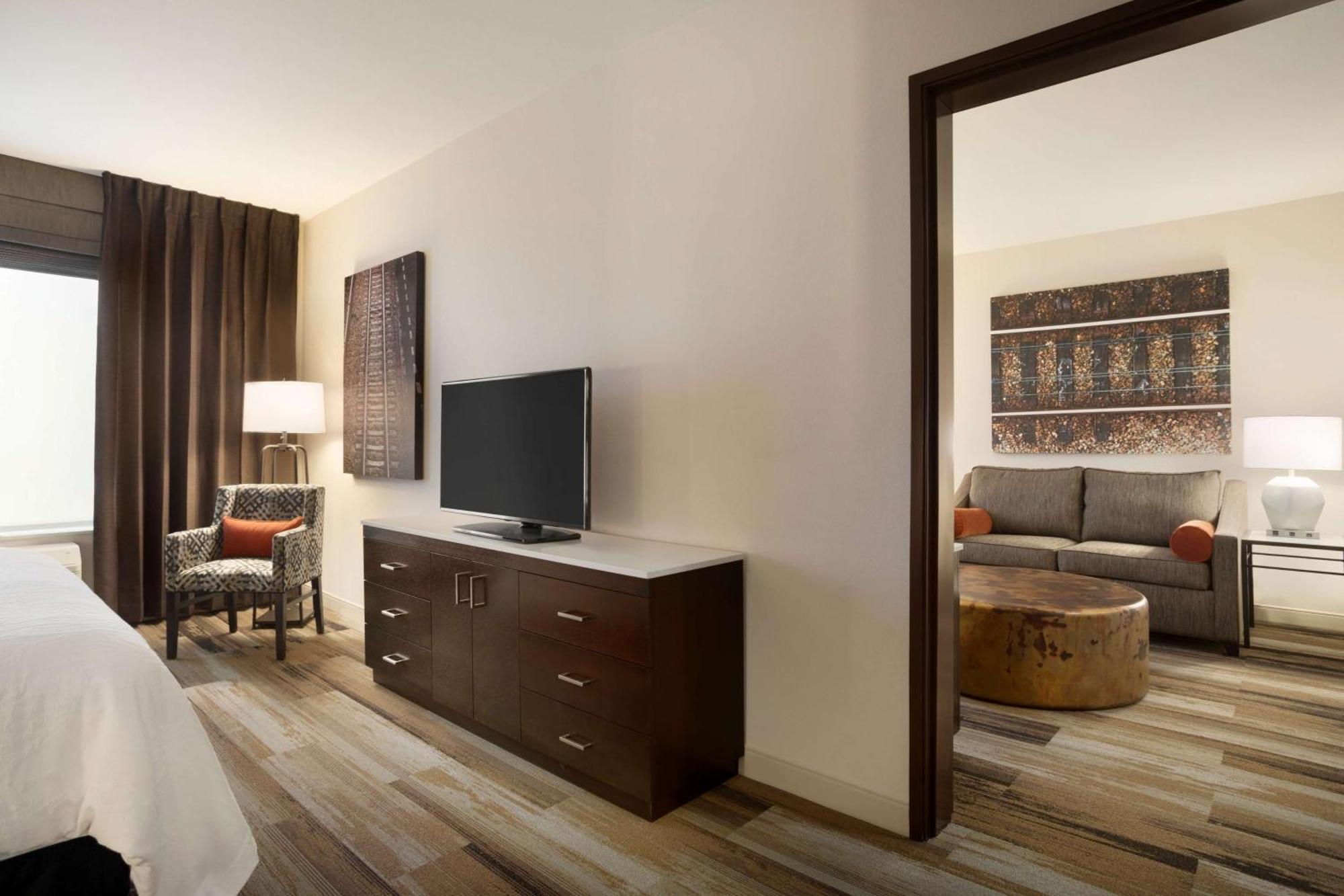 One-Bedroom King Suite