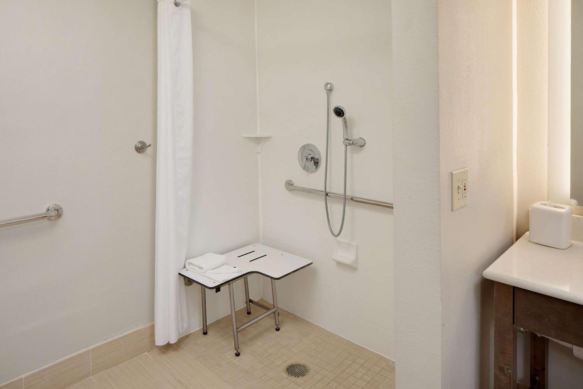King Suite Hearing Accessible