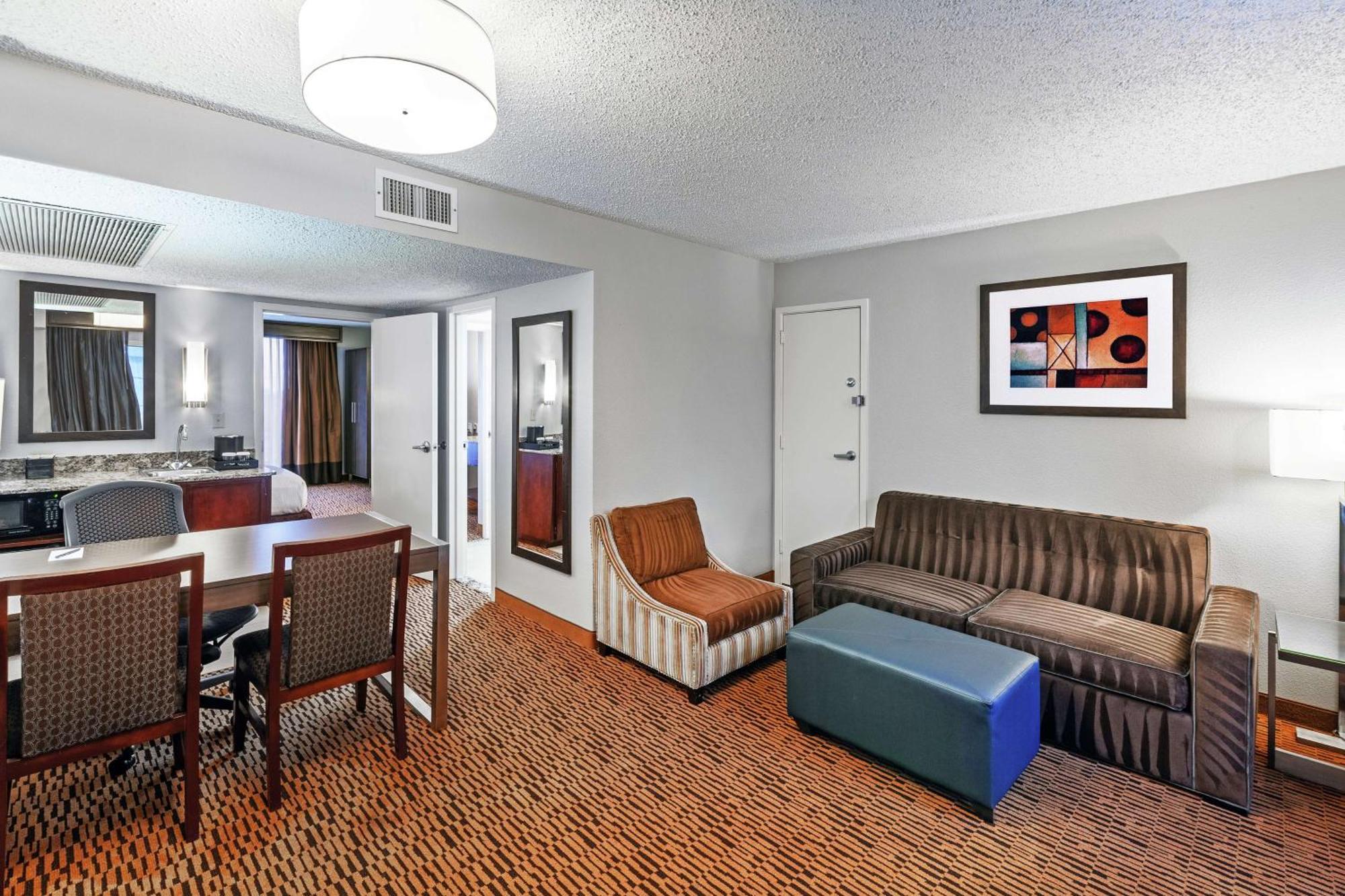 Suite Two Double Beds Non-Smoking