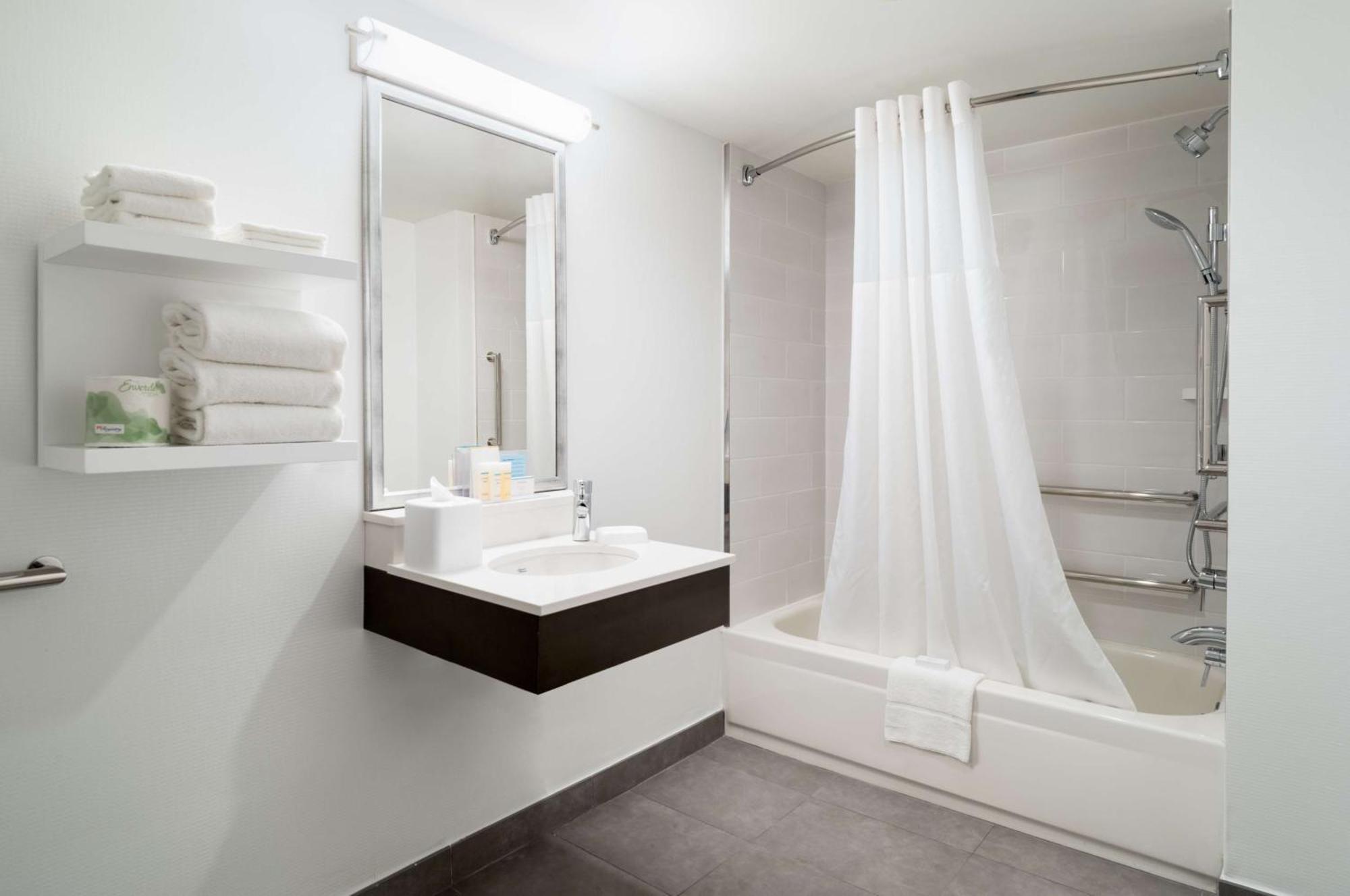 King Room Mobility Access or Non-Smoking