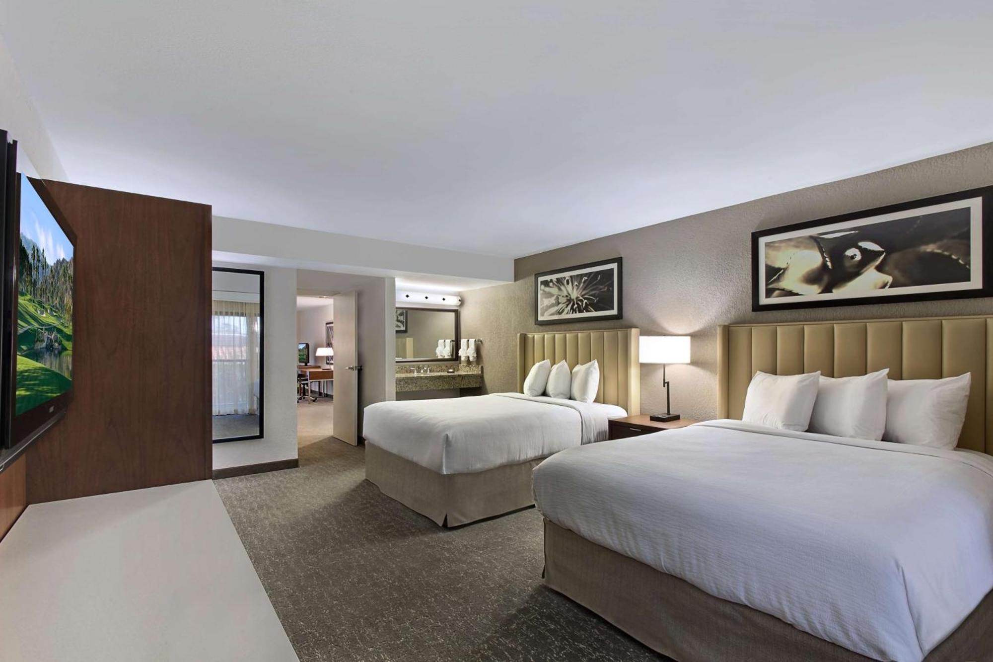 Suite with Two Queen Beds - Non-Smoking