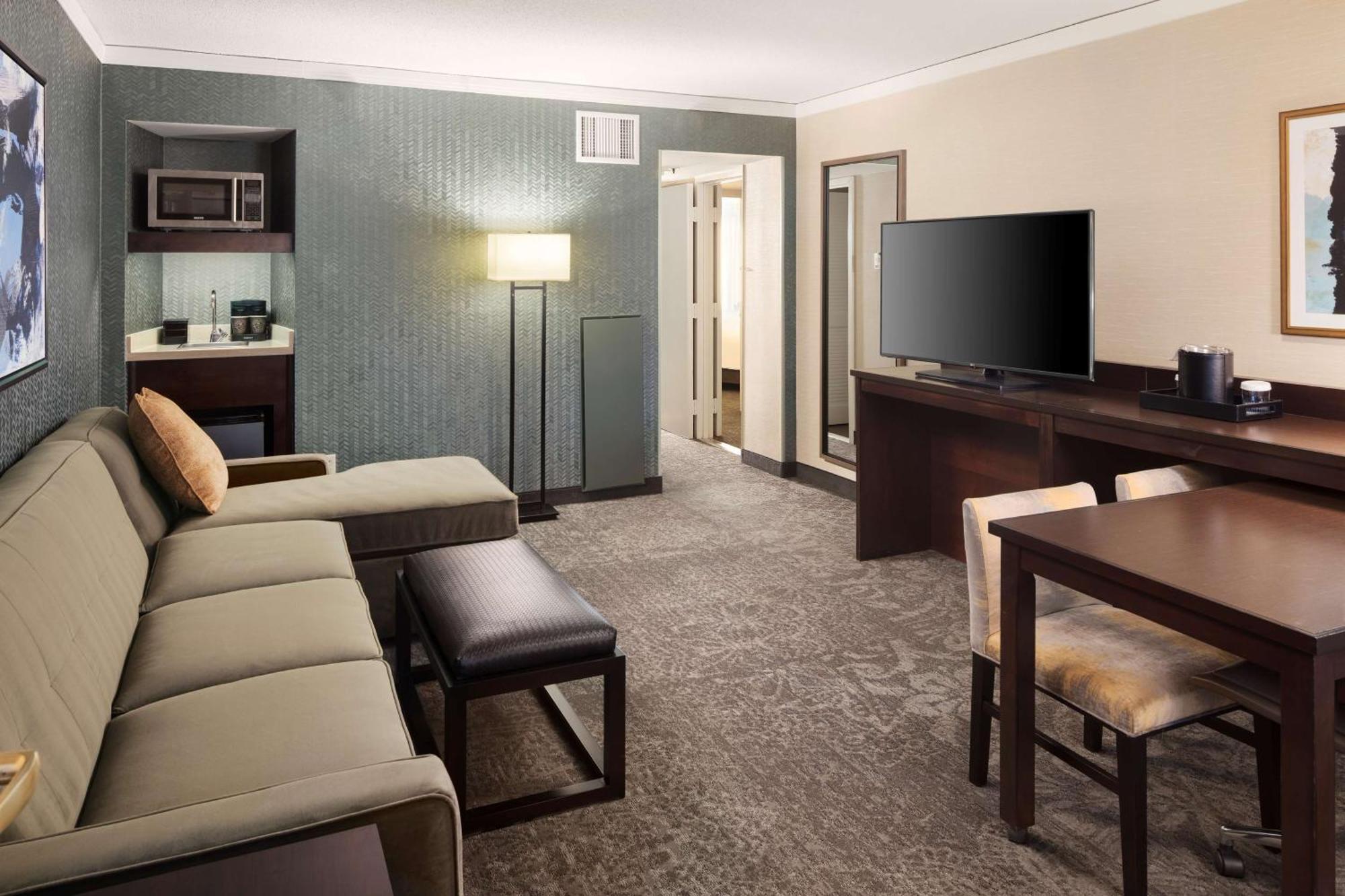Suite One King Bed One Queen Sofa Bed Shower