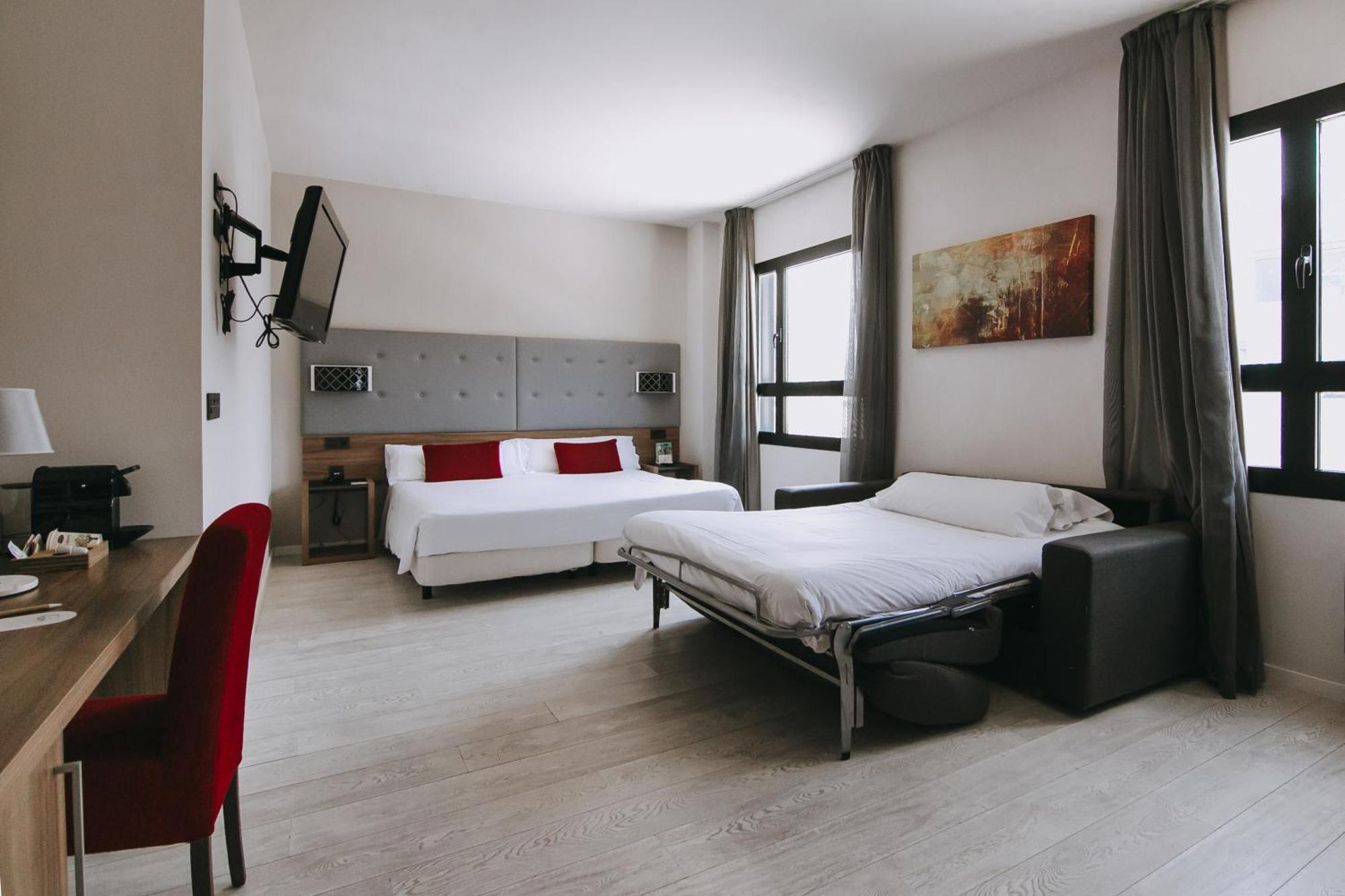 Double Room Lounge