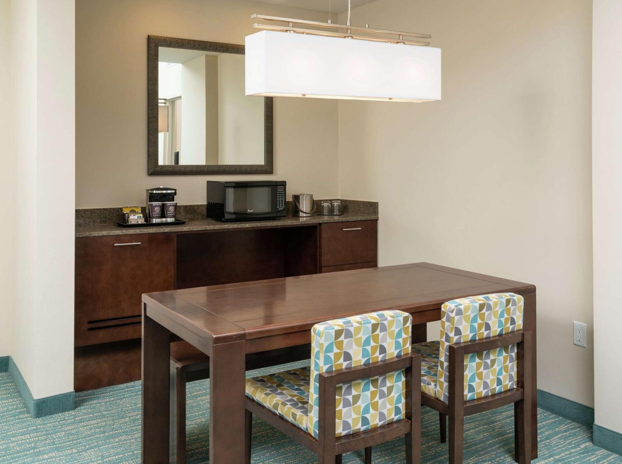 One-Bedroom King Suite