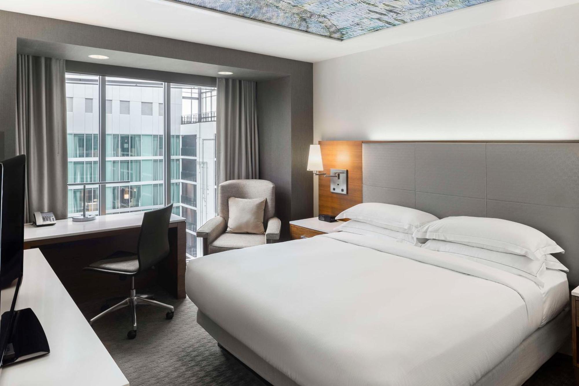 King Room - Mobility/Hearing Accessible with Shower,1552282444:JPEG