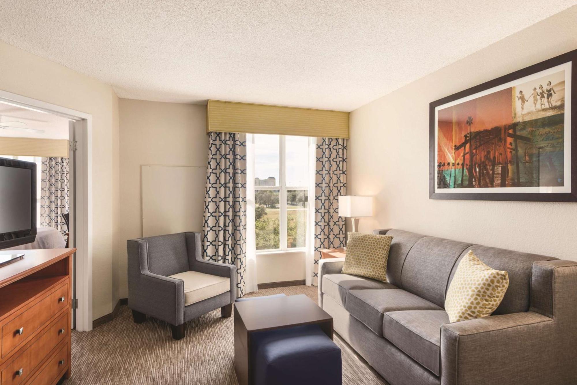 One-Bedroom King Suite Non-Smoking