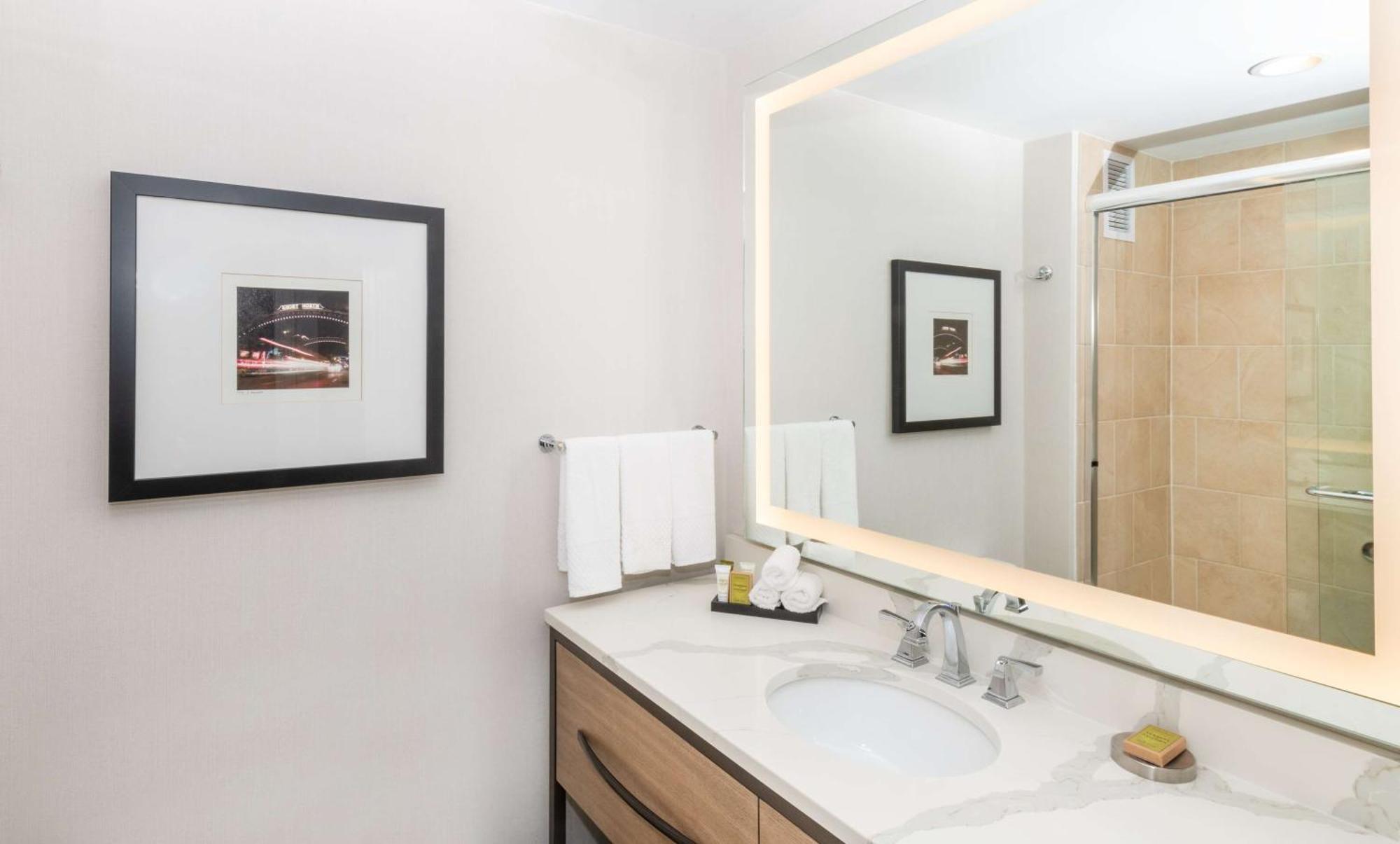 King Parlor Suite