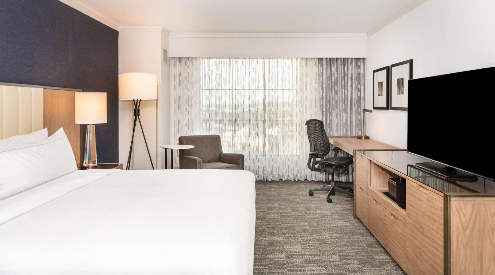 Executive King Room Lounge Access