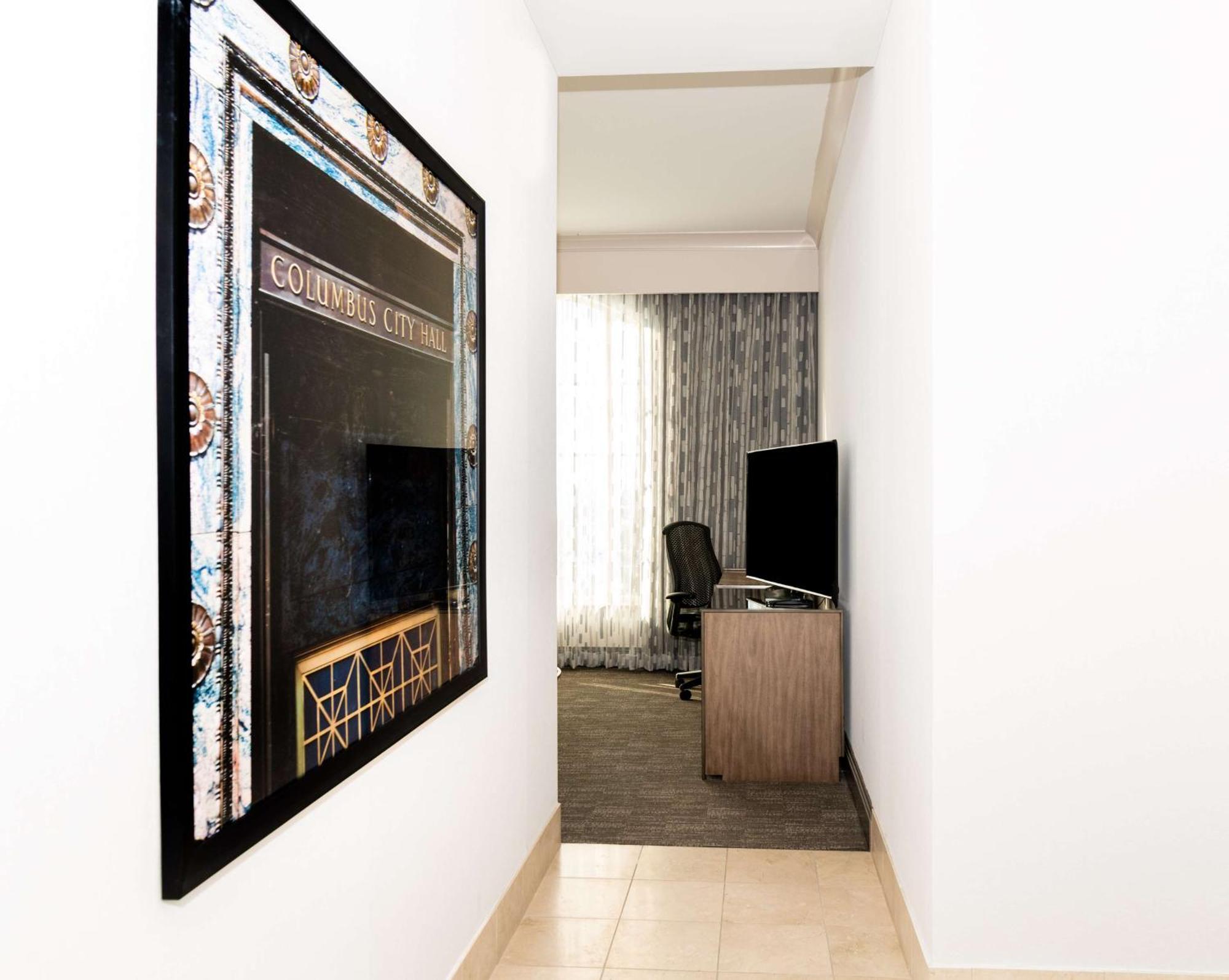King Parlor Suite