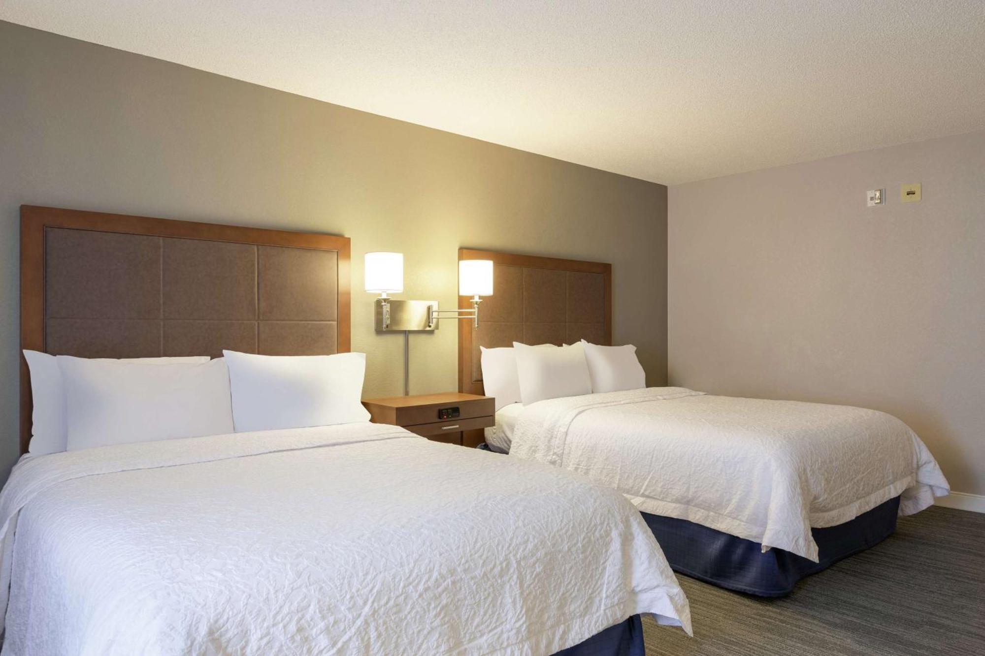 Queen Room Two Queen Beds Mobility or Hearing Access Non-Smoking