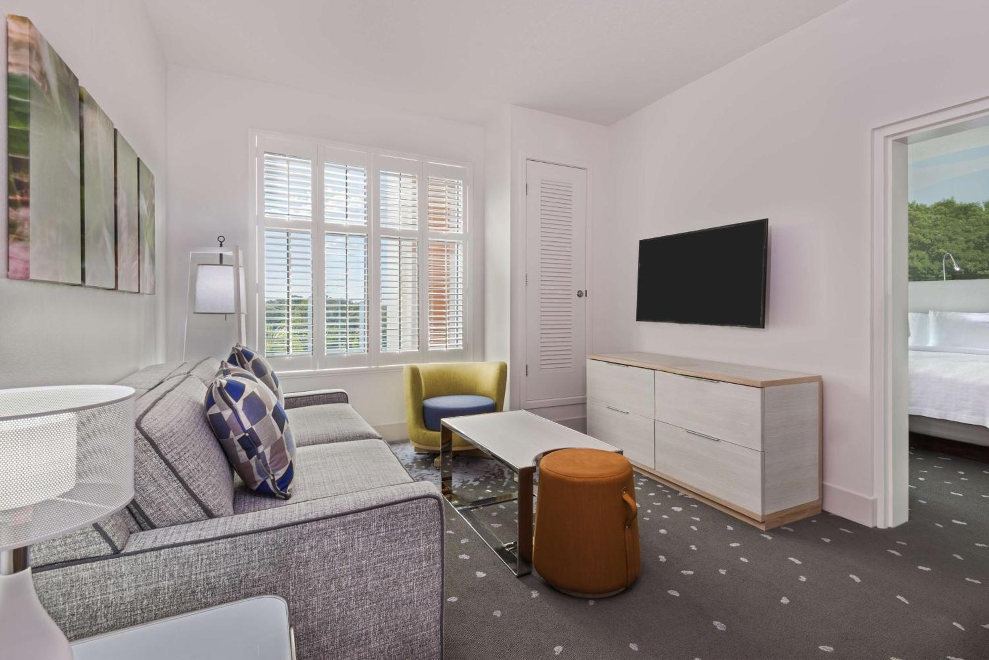 One-Bedroom Queen Suite Two Queen Beds Non-Smoking