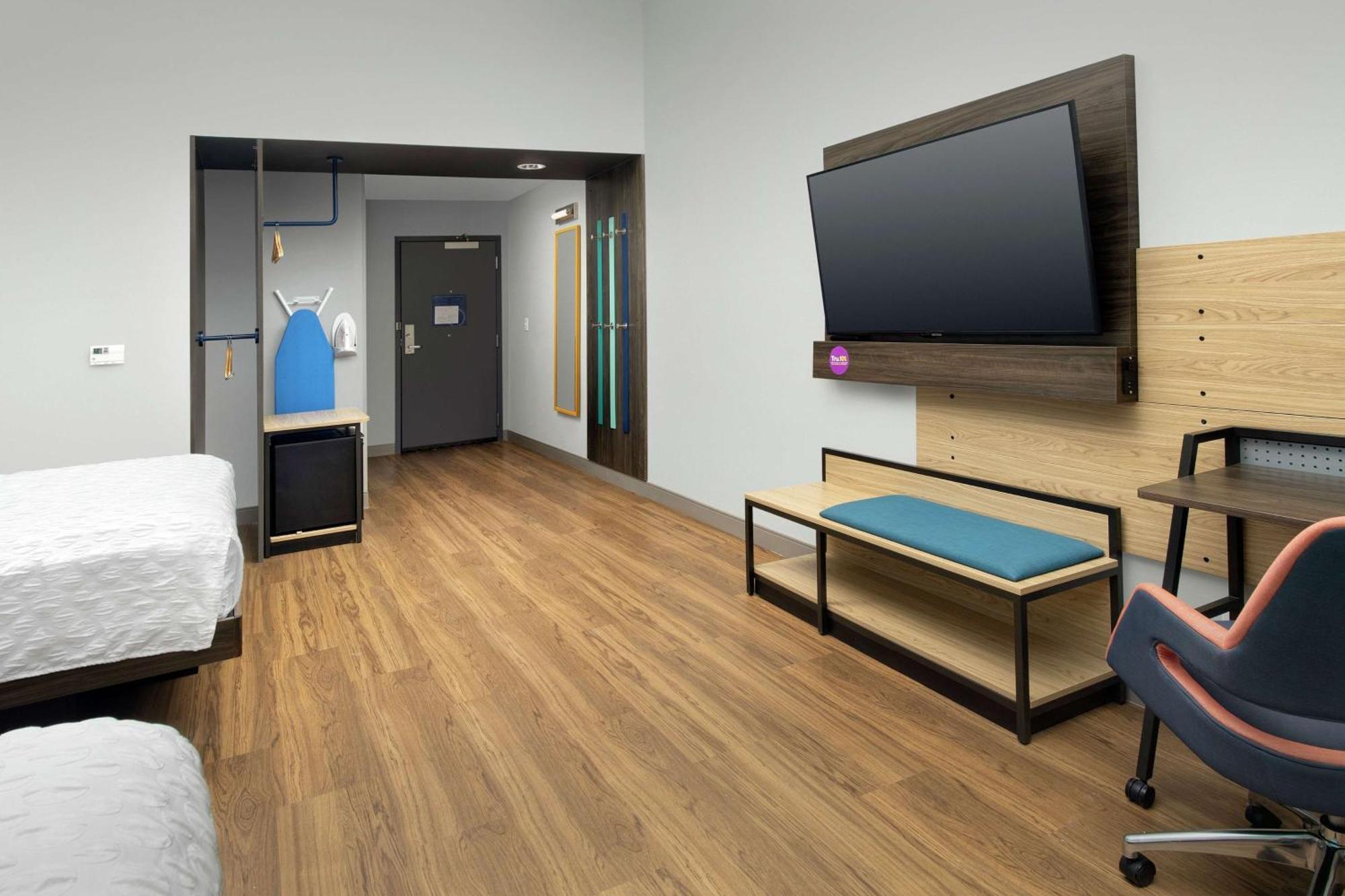 Queen Room Two Queen Beds Mobility Access