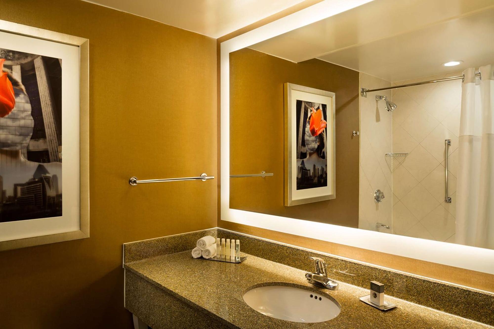 Deluxe King Room - Non-Smoking,1552320154:JPEG