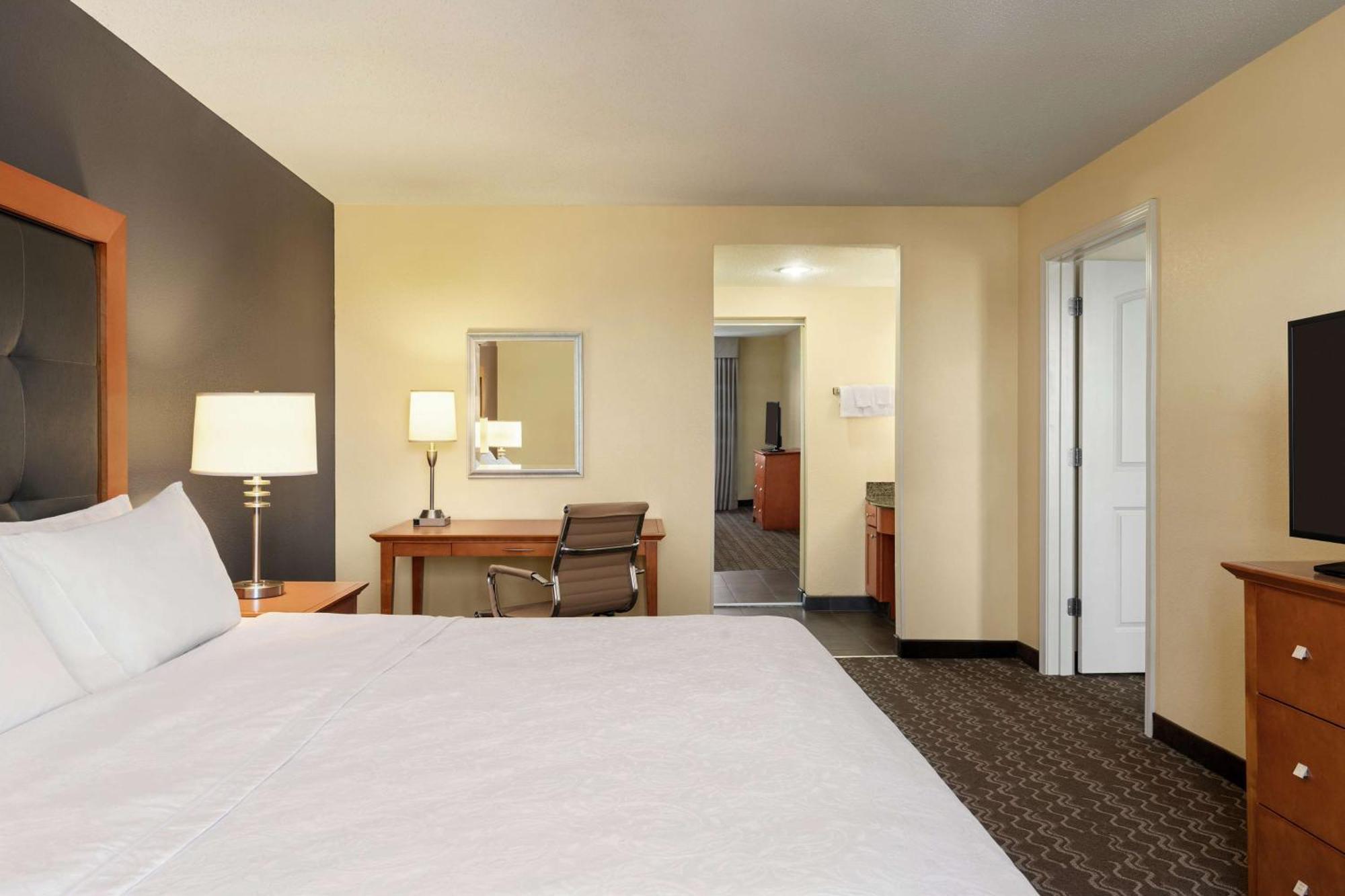 Two Bedroom Suite One King Two Queen Beds Non-Smoking