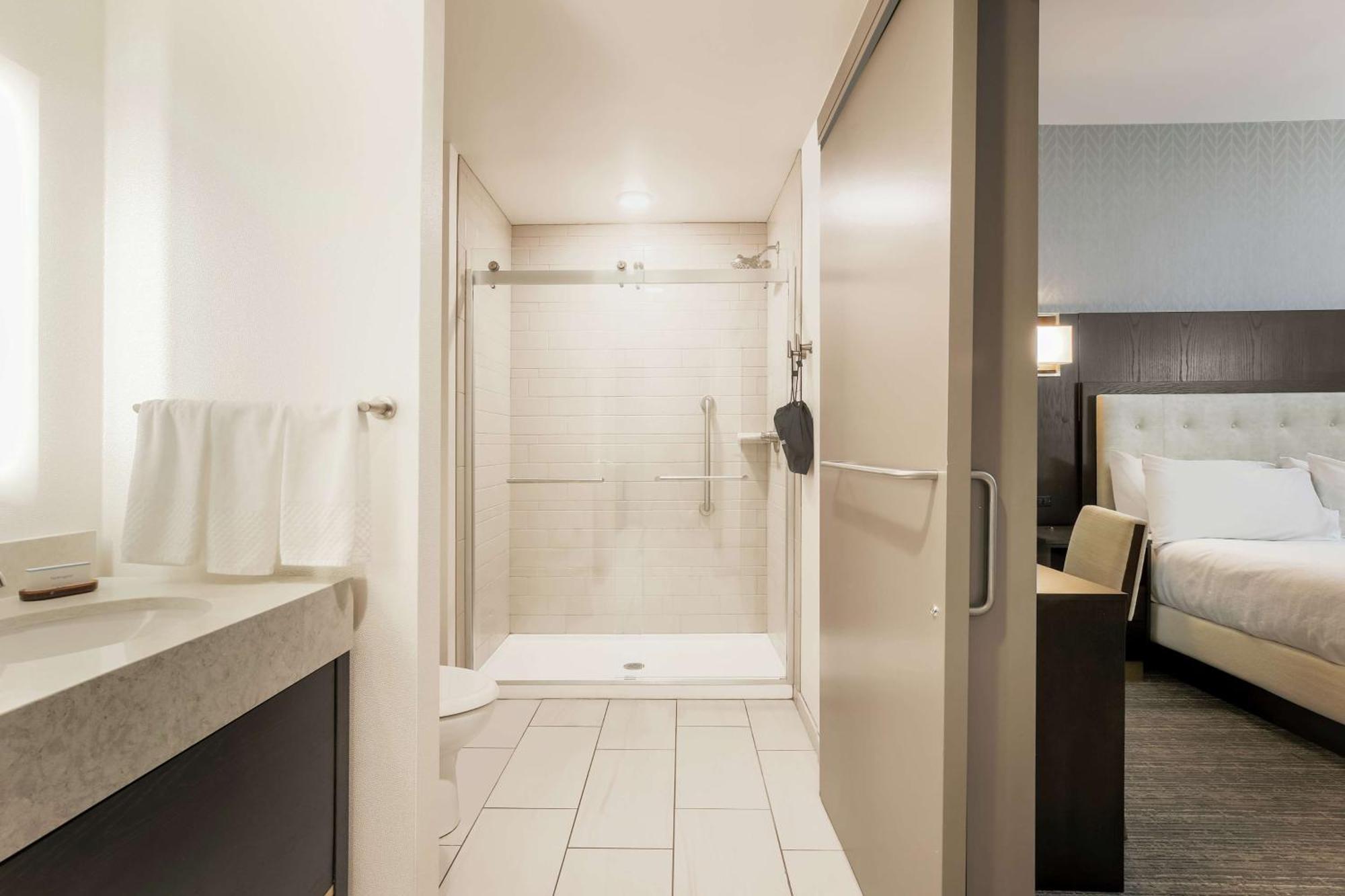Corner King Suite
