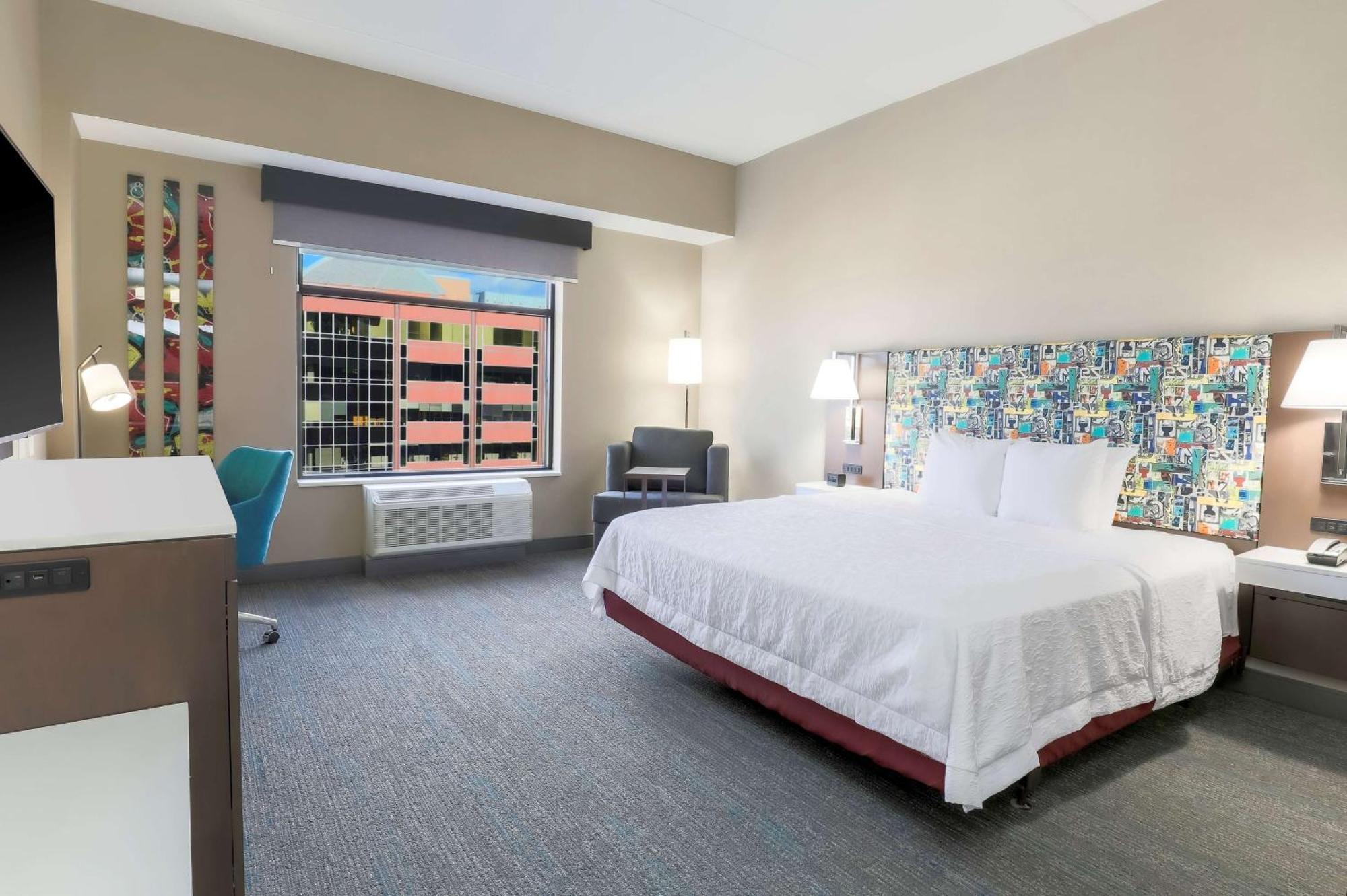 King Room Accessible Tub Mobility Hearing Access or Non-Smoking
