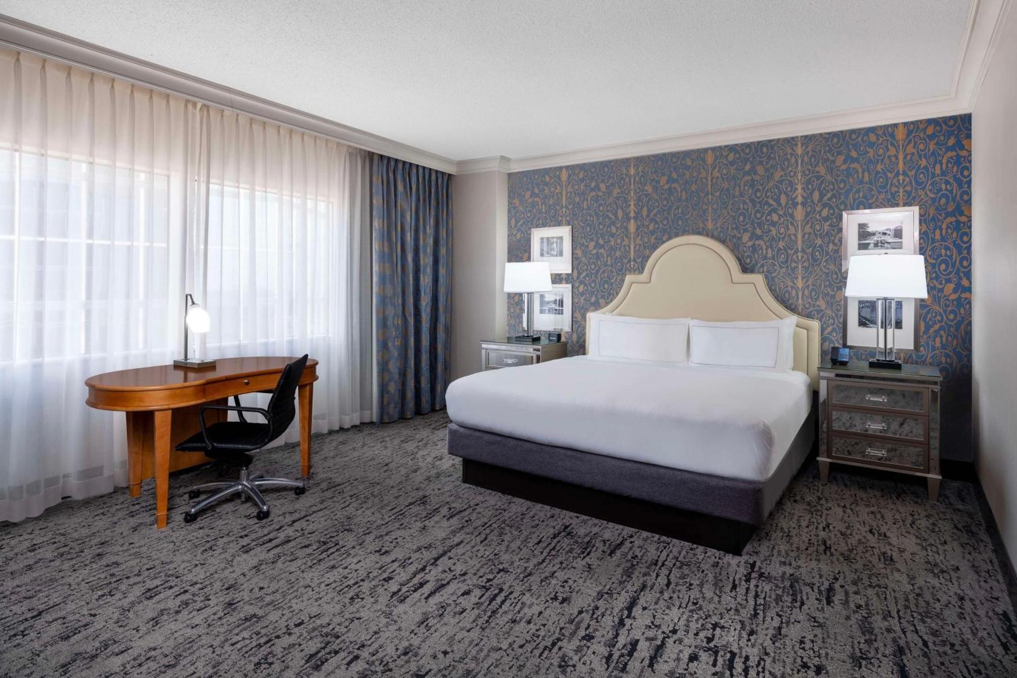 Deluxe King Room