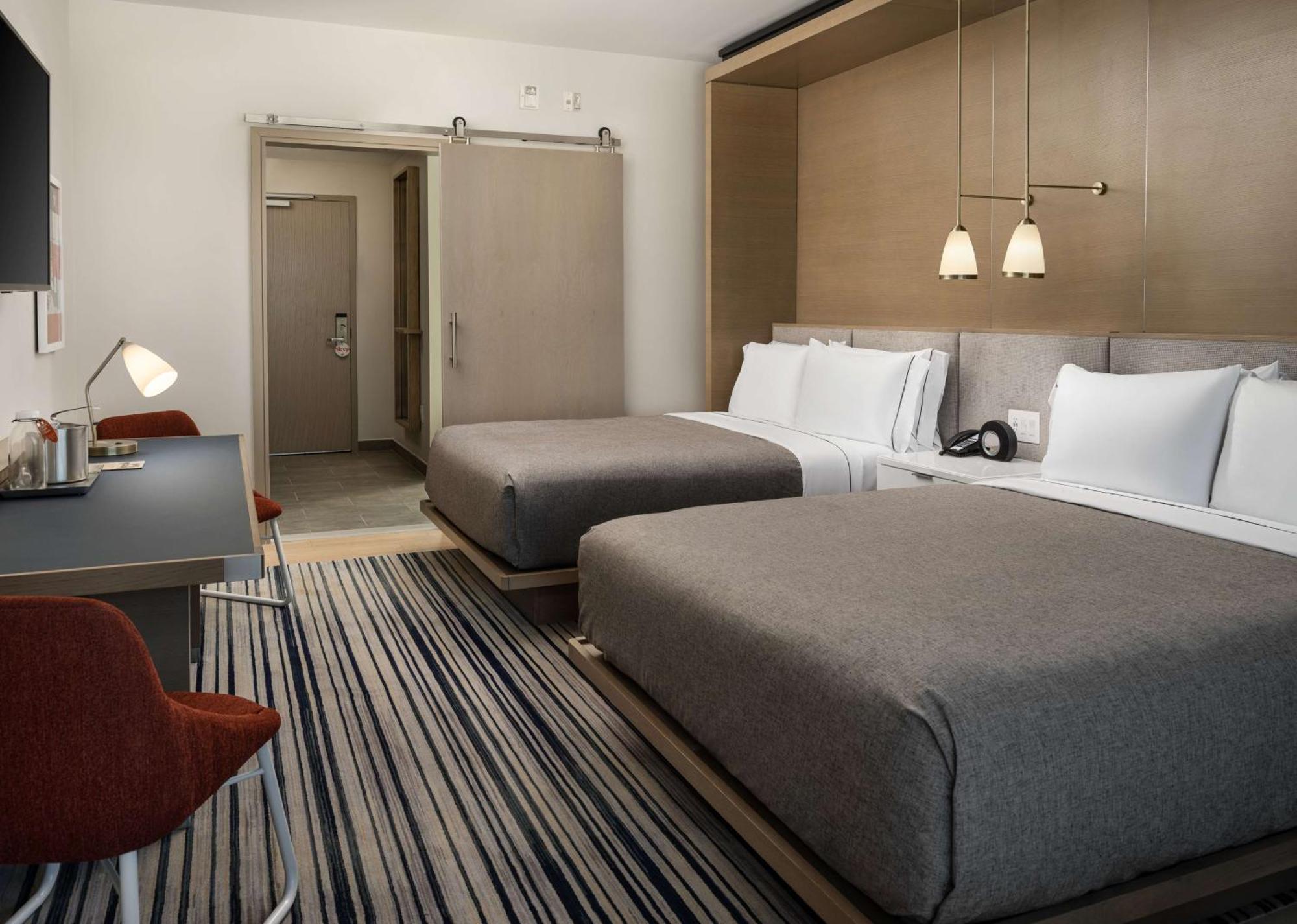 Queen Room Two Queen Beds Hearing Access