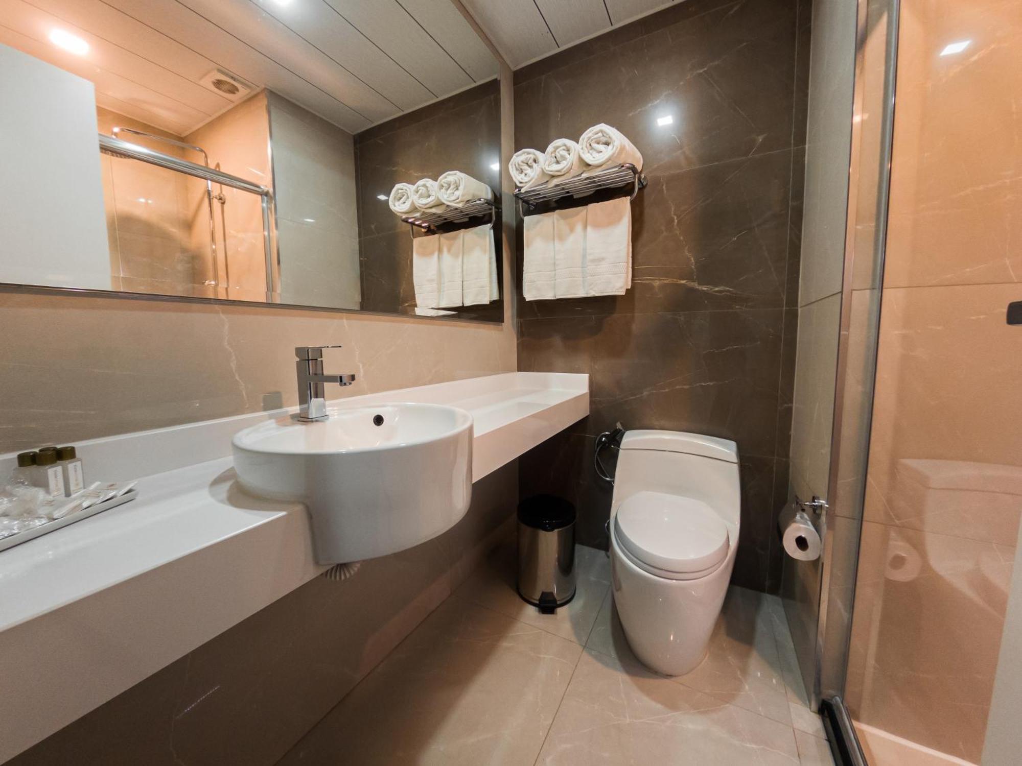 Double Room,1552819177:JPEG