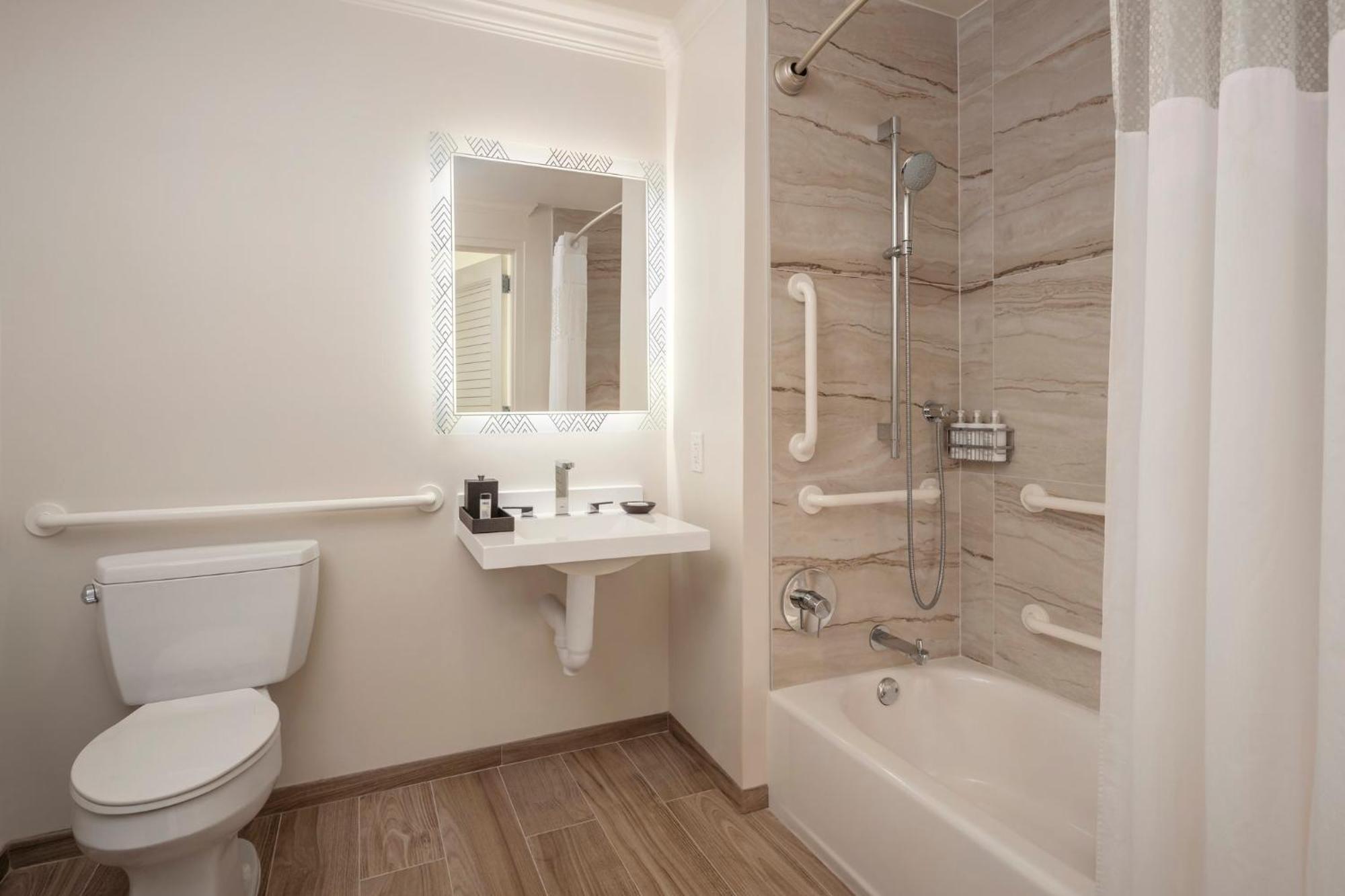 King Room - Disability Access with Tub,1552422145:JPEG