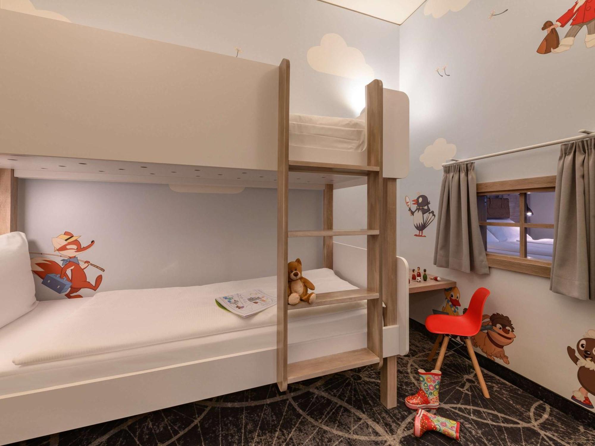 Family Room Double Bed Bunk Bed