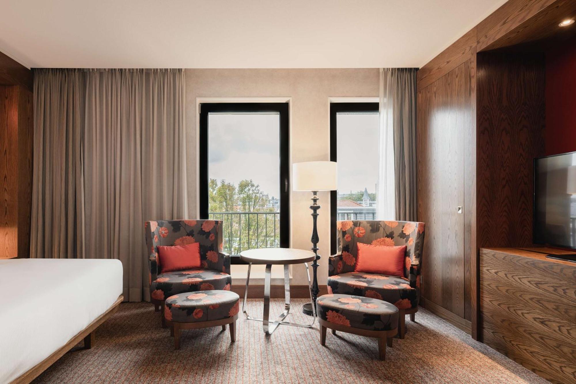 King Executive Studio Lounge Access