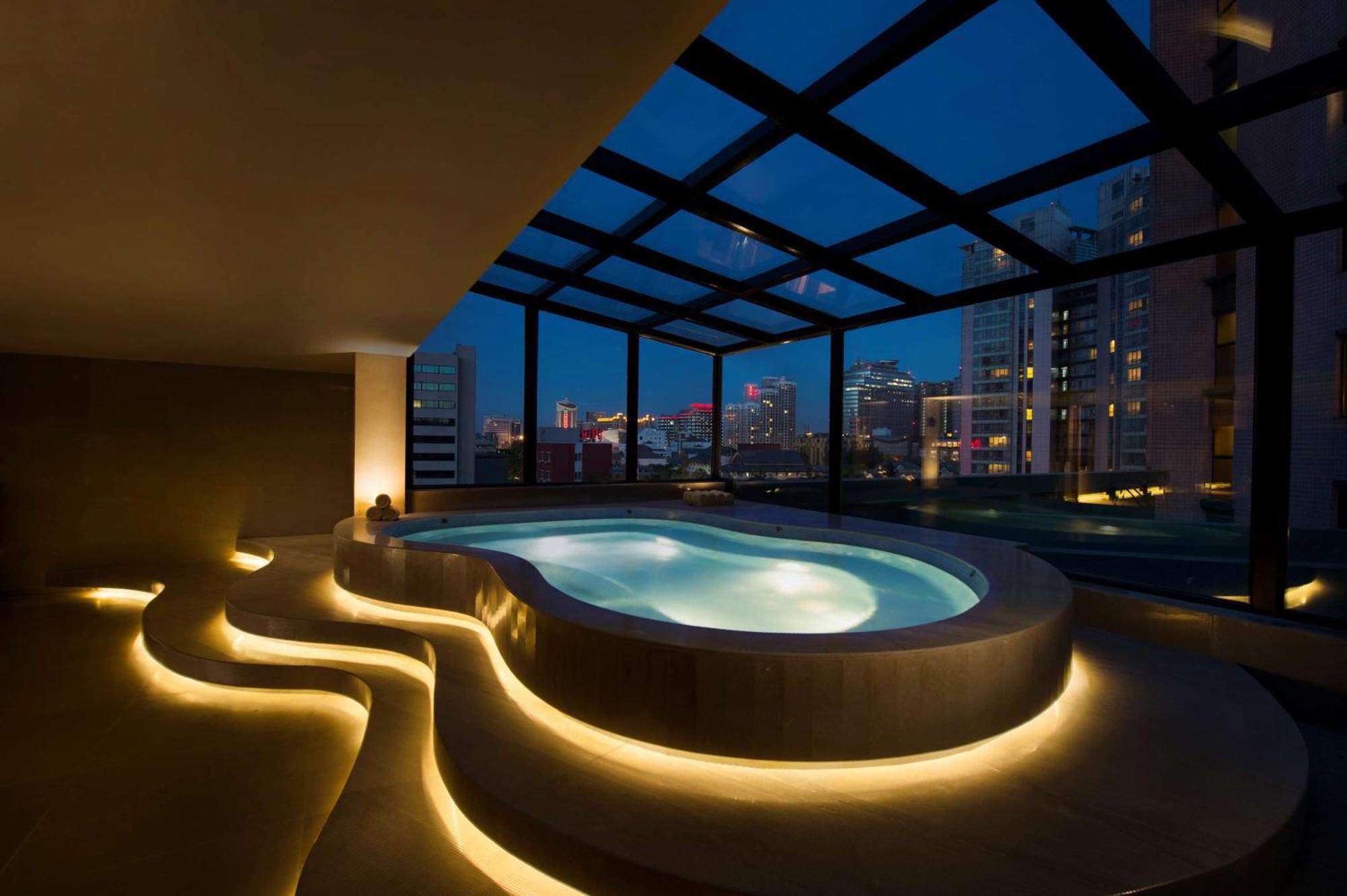 Deluxe Plus King Room