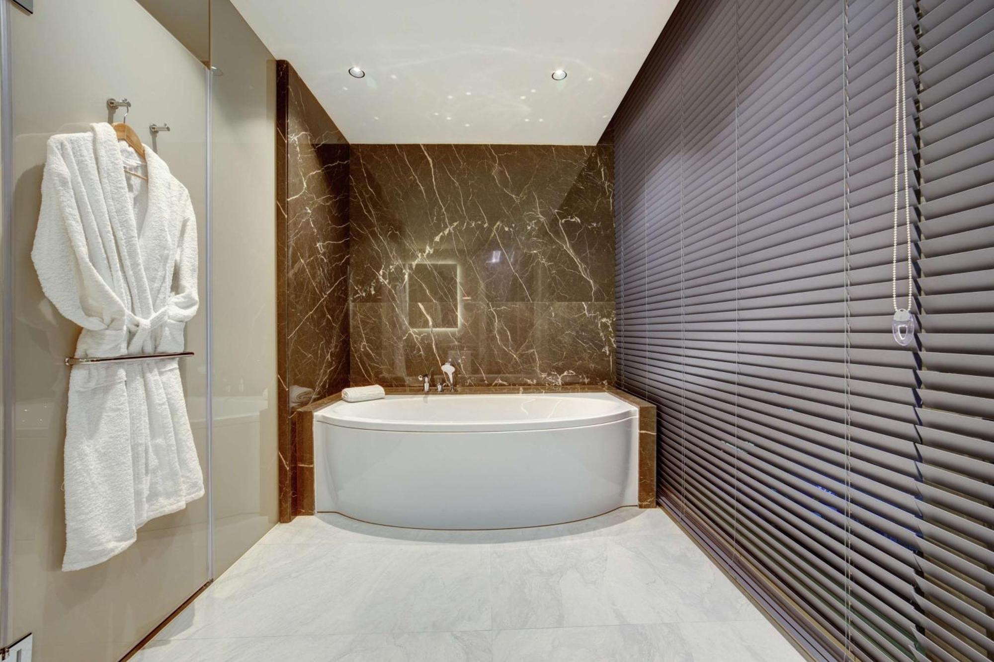 One-Bedroom King Suite
