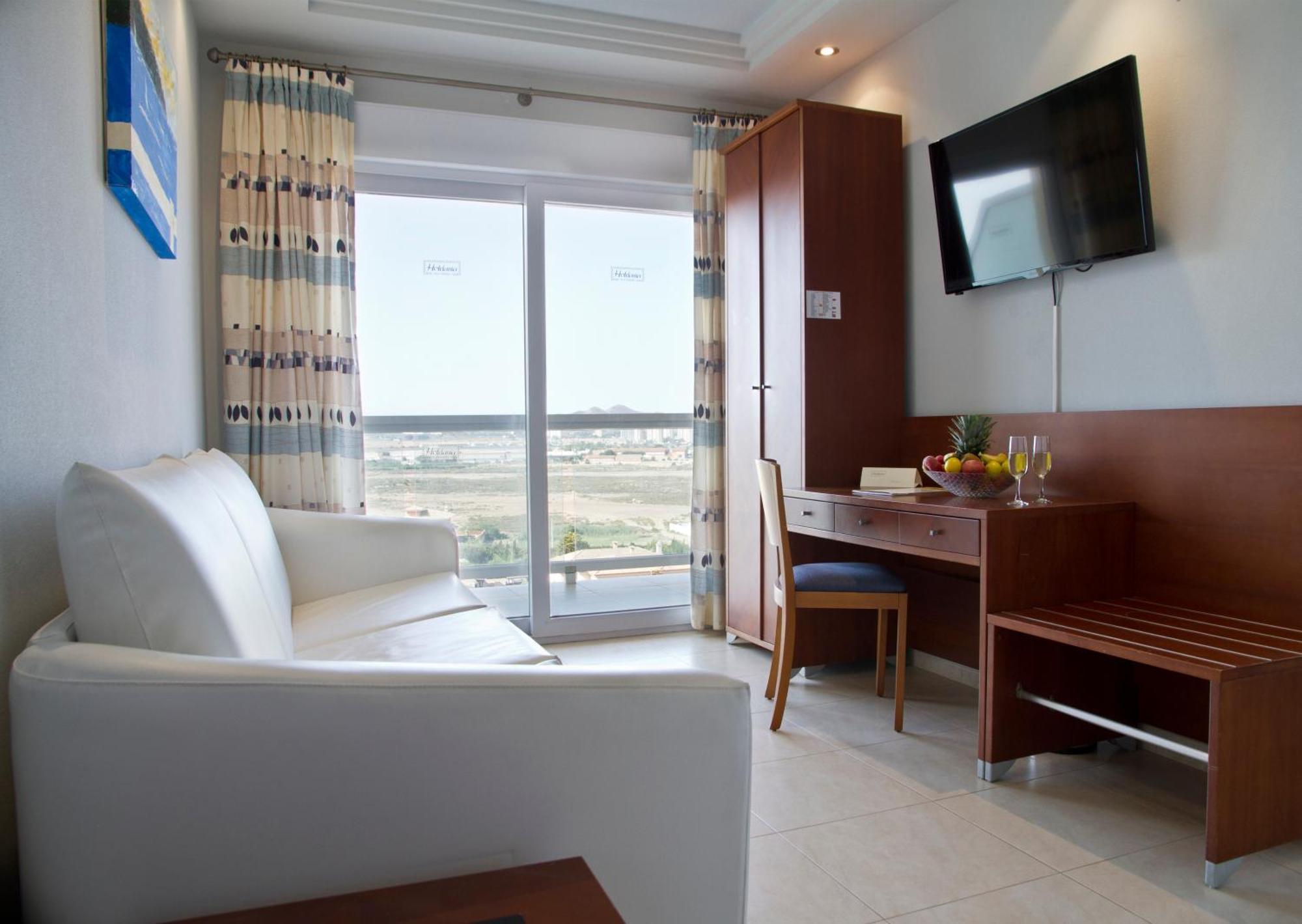 Junior Suite with Sea View,1552704790:JPEG
