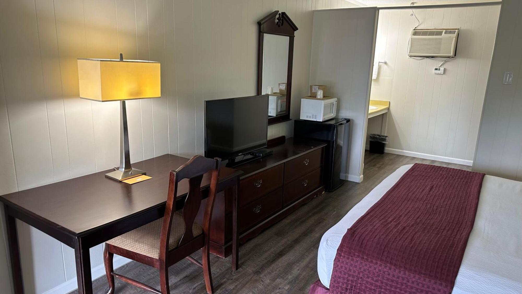 Deluxe King Room