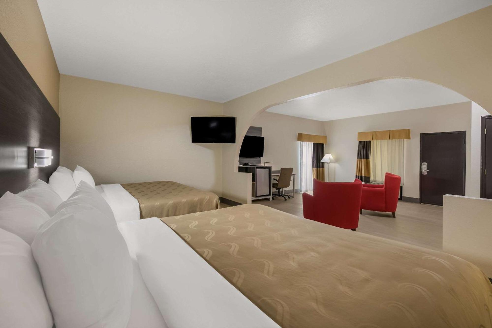 Family King Suite - Non-Smoking