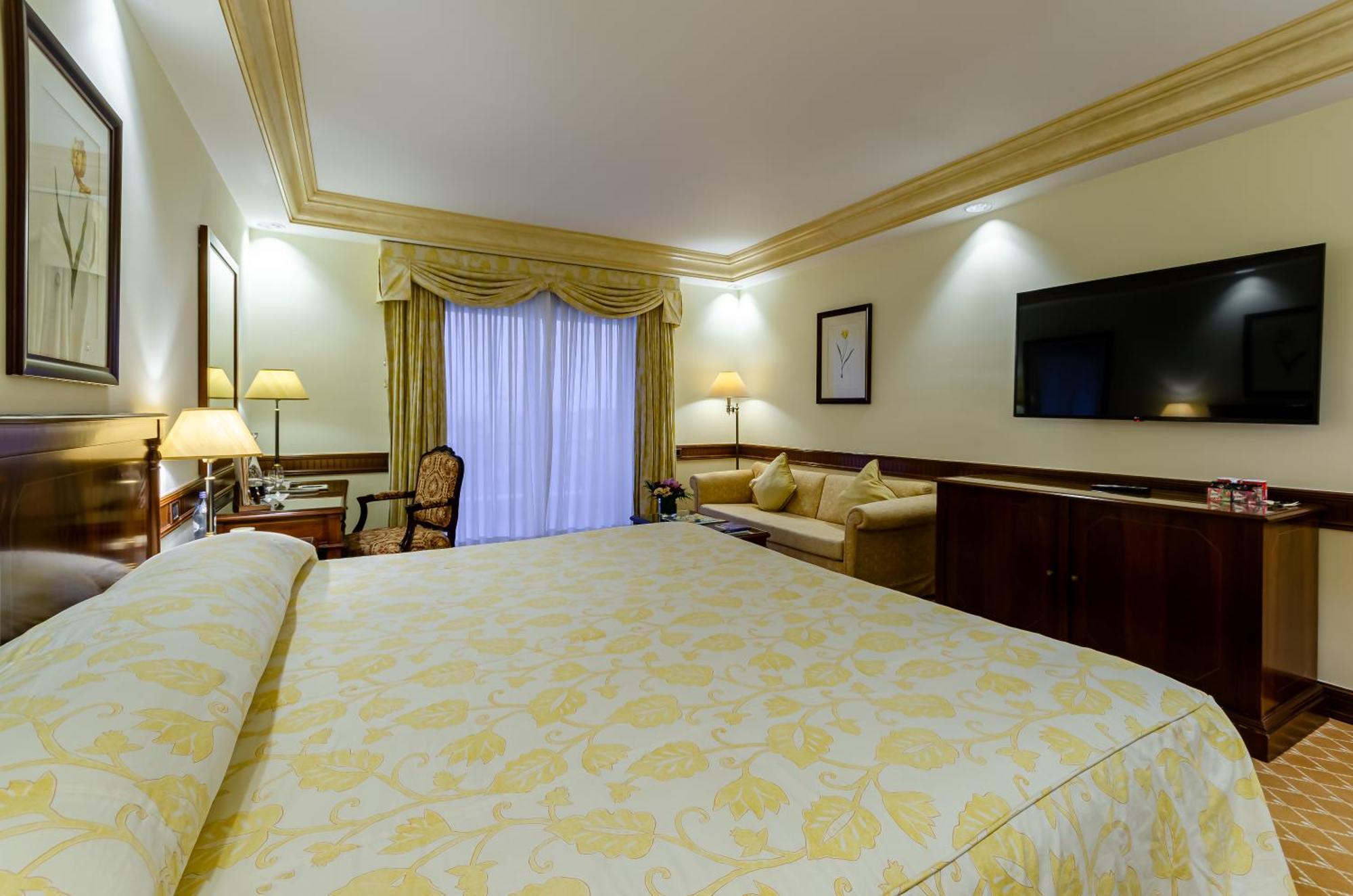 River Junior Suite