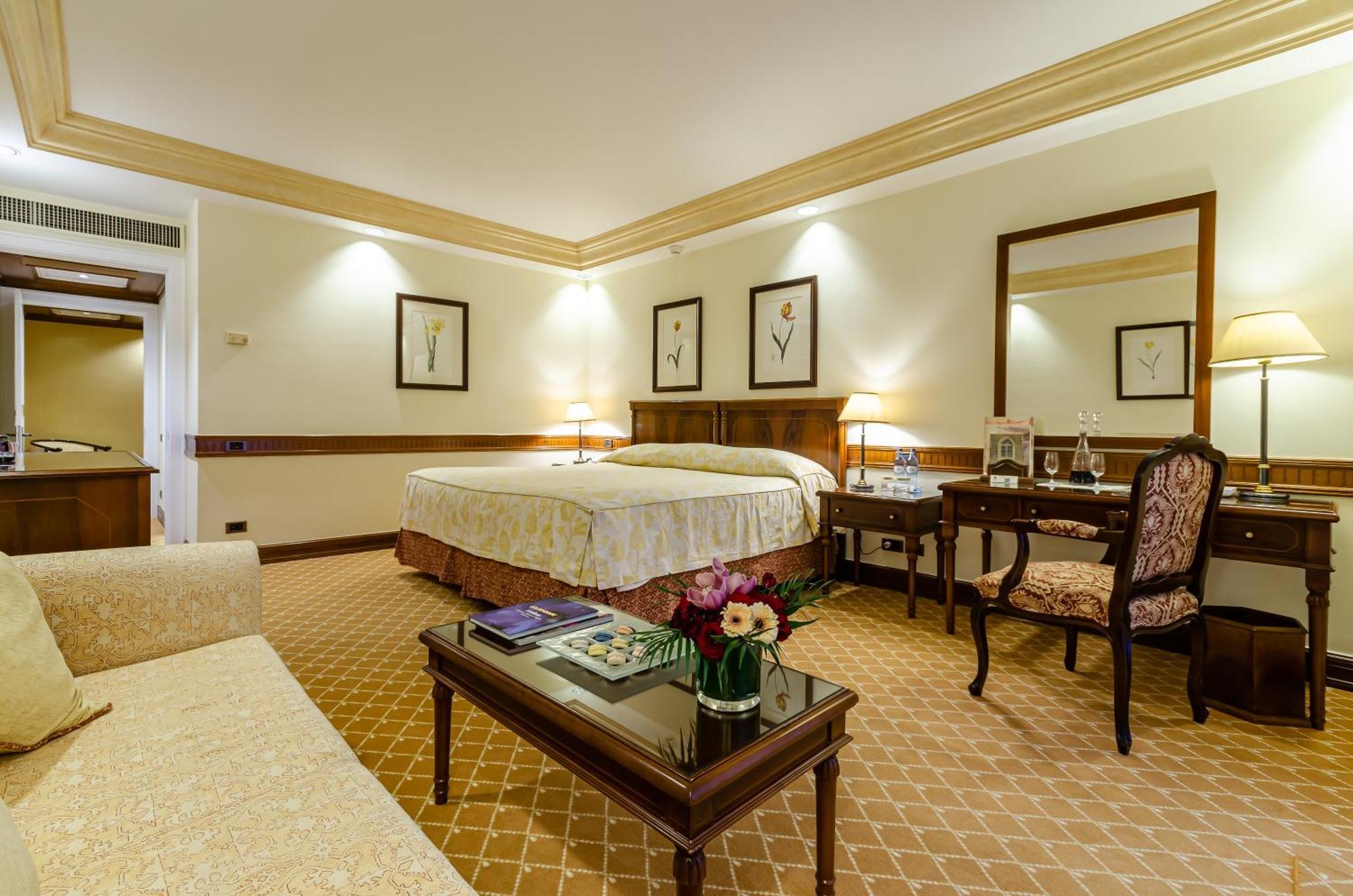 River Junior Suite