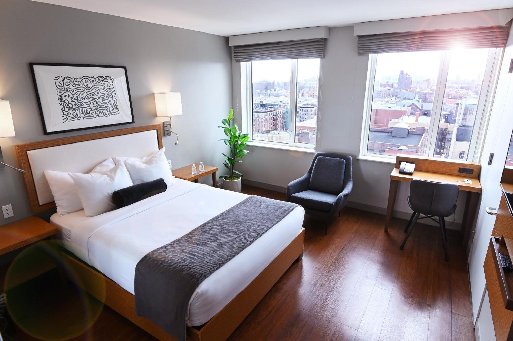 Deluxe Queen Room