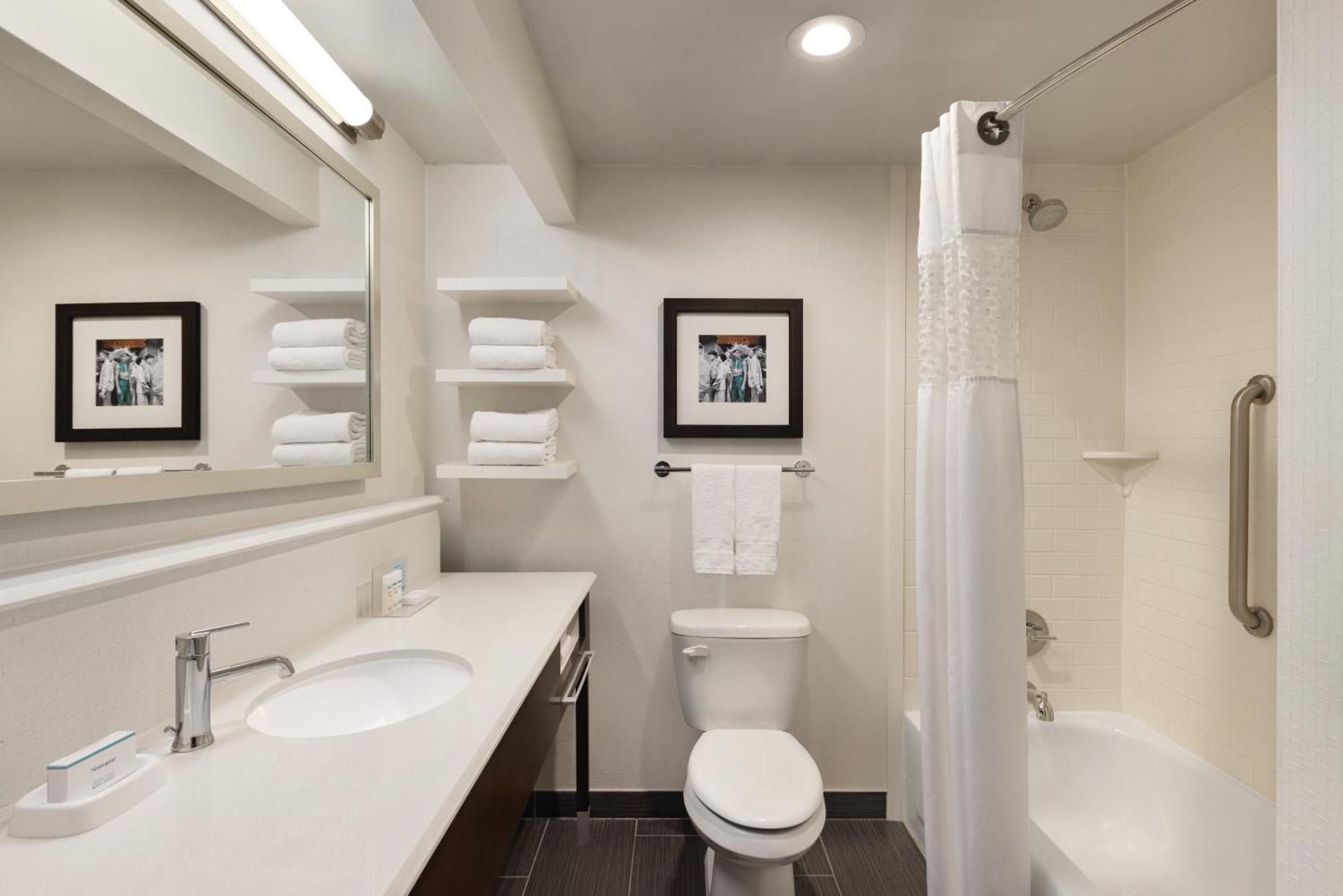 King Room - Non-Smoking,1557457114:JPEG