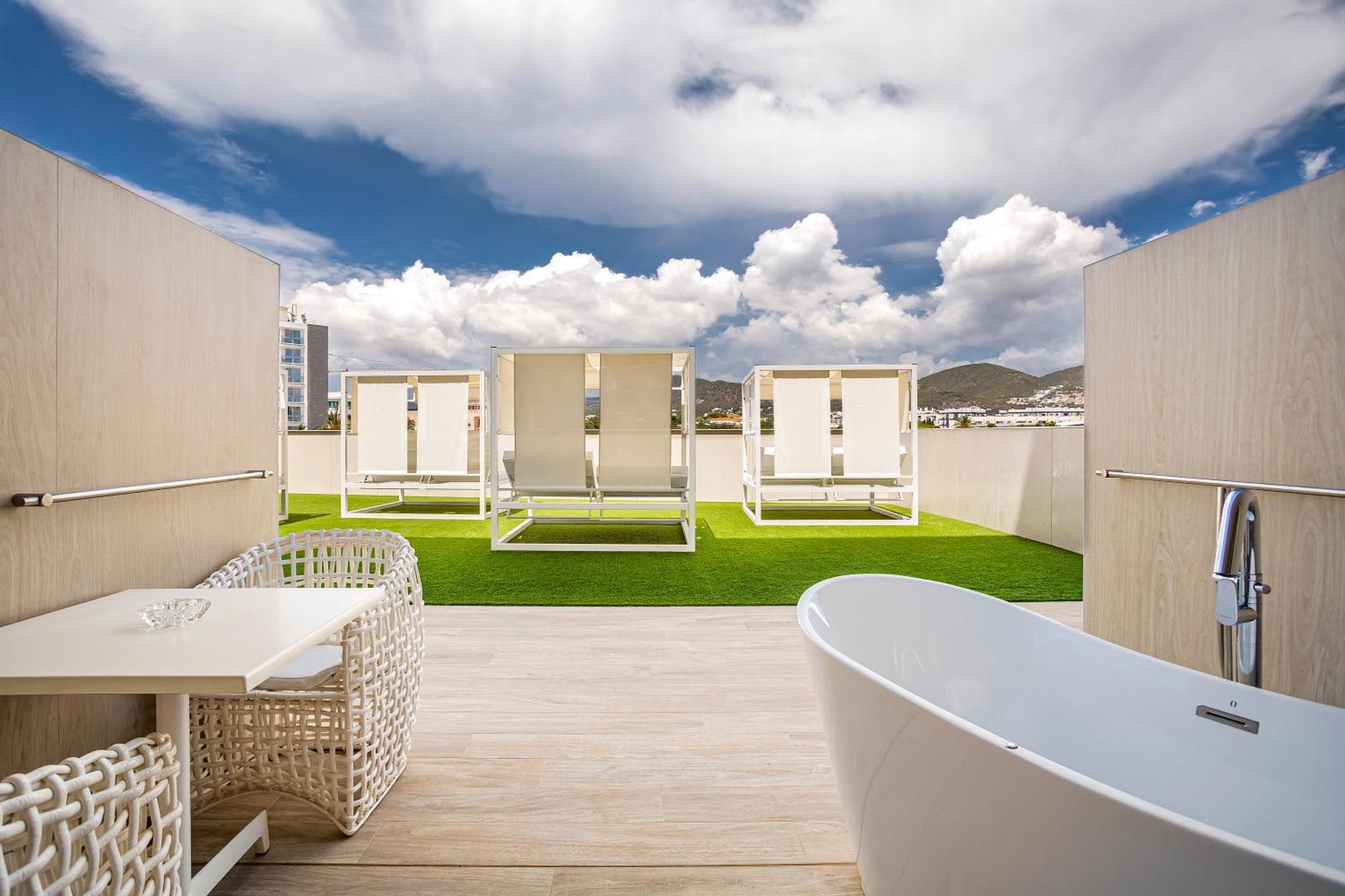 Twin Room Terrace